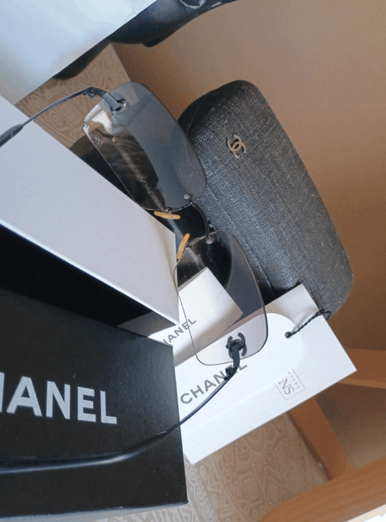 Chanel Chanel Sunglasses 4017-D Rhinestone Logo Rimless Vintage Size ONE SIZE - 4 Thumbnail