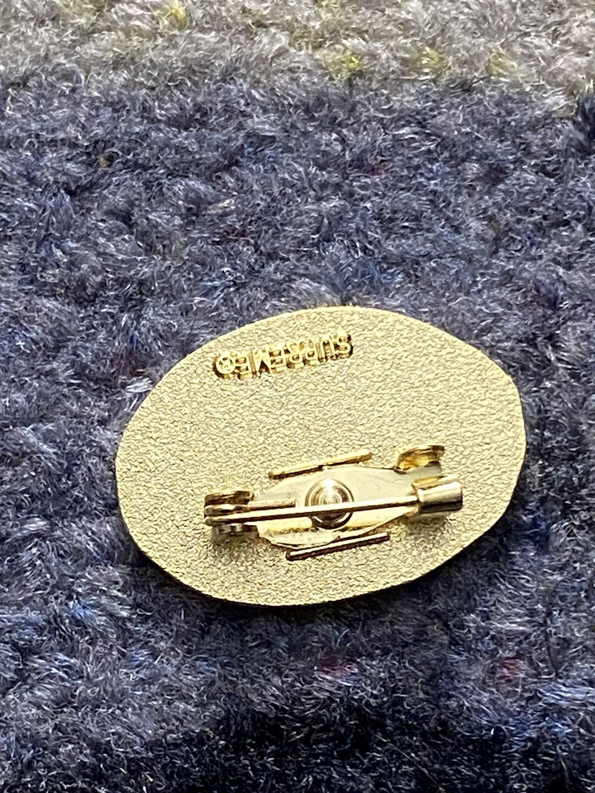 Supreme Supreme Don’t Ask 4 Shit Pin Size ONE SIZE - 2 Thumbnail