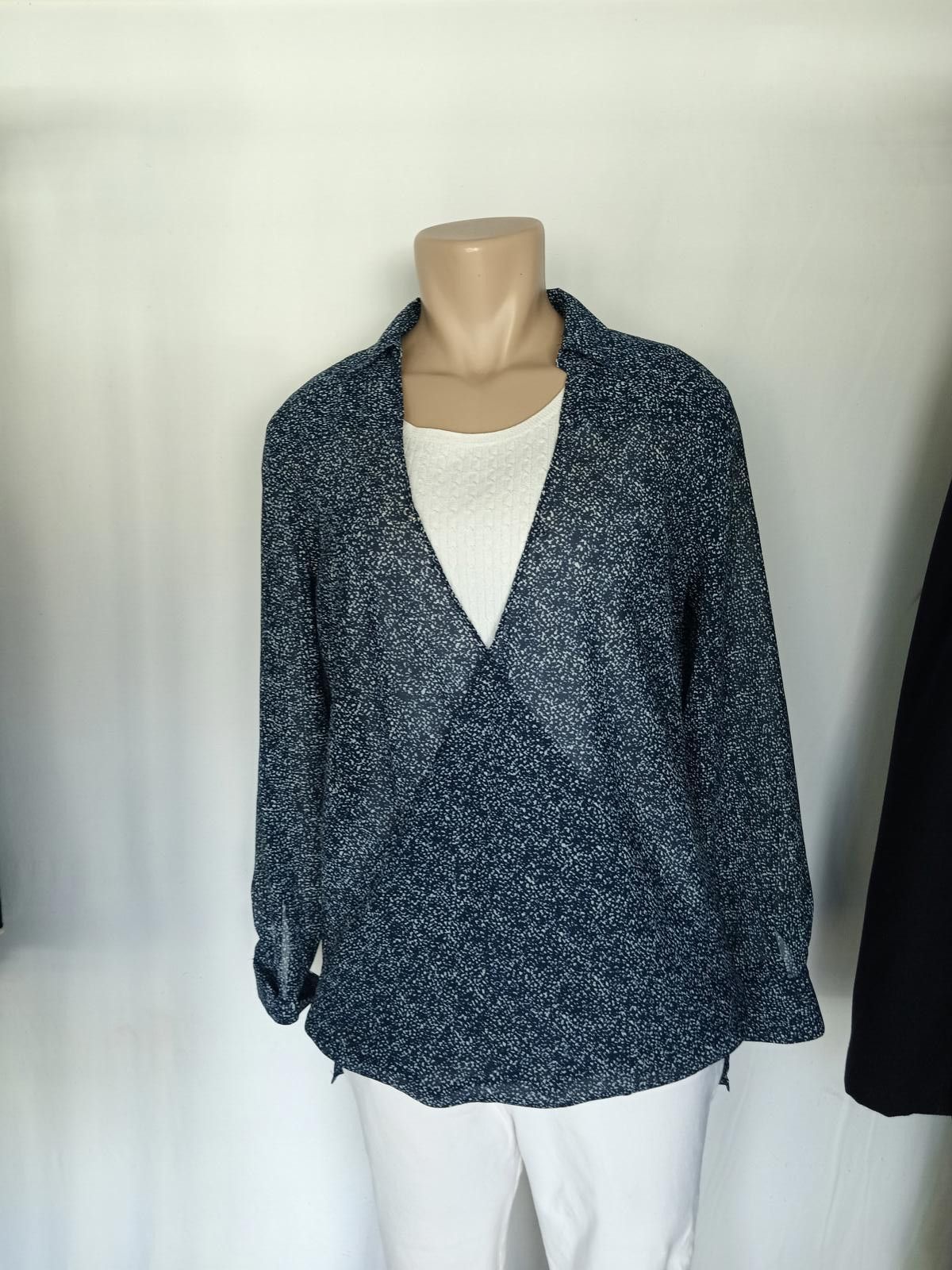 Designer Stylish Women's Blouse by Valet de Claire Size M / US 6-8 / IT 42-44 - 1 Thumbnail