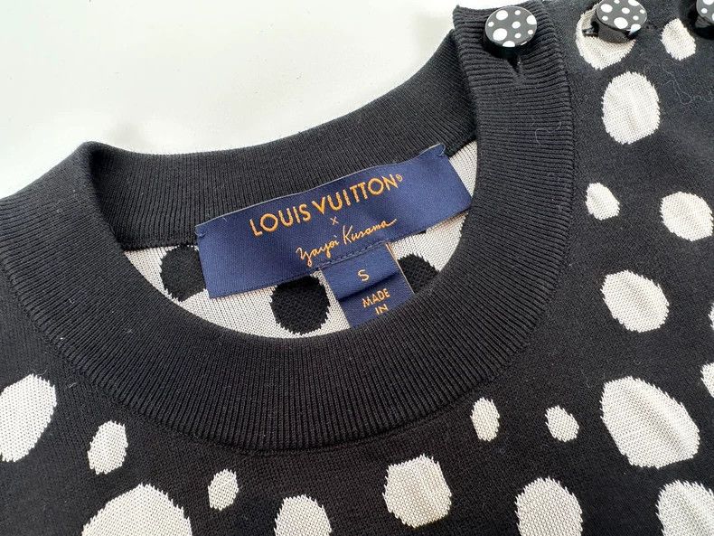 Louis Vuitton Louis Vuitton Polka-dot knit sweater Size US S / EU 44-46 / 1 - 2 Thumbnail