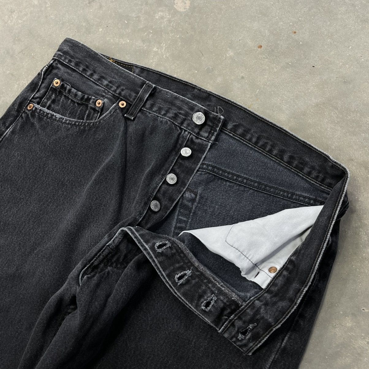 Levi's Vintage Levi’s 501 Jeans Black Denim 34x33 Size US 34 / EU 50 - 6 Thumbnail