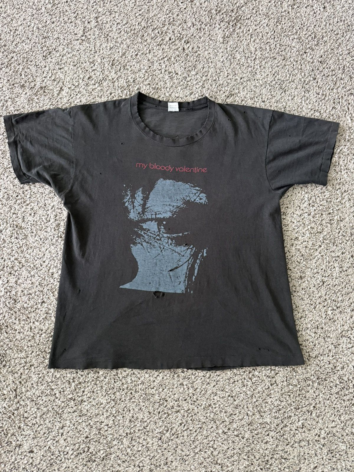 Band Tees Vintage My Bloody Valentine Feed Me With Your Kiss Tshirt Size US XL / EU 56 / 4 - 1 Thumbnail
