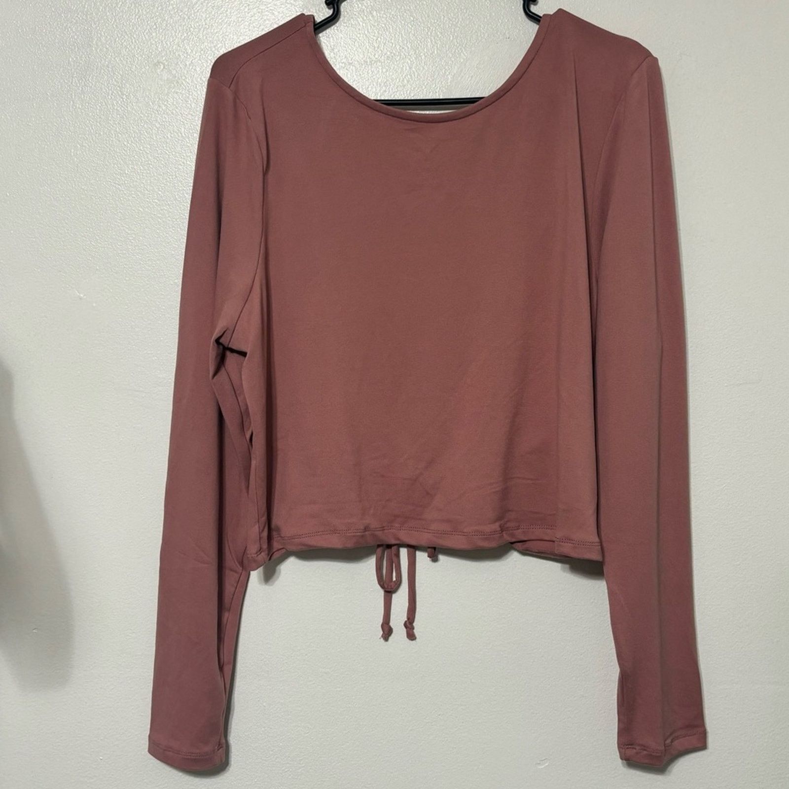Other Fashion Nova Rose Back Cutout Cross Strap Crop Top 2X NWT Size XXL / US 16-18 / IT 52-54 - 11 Thumbnail