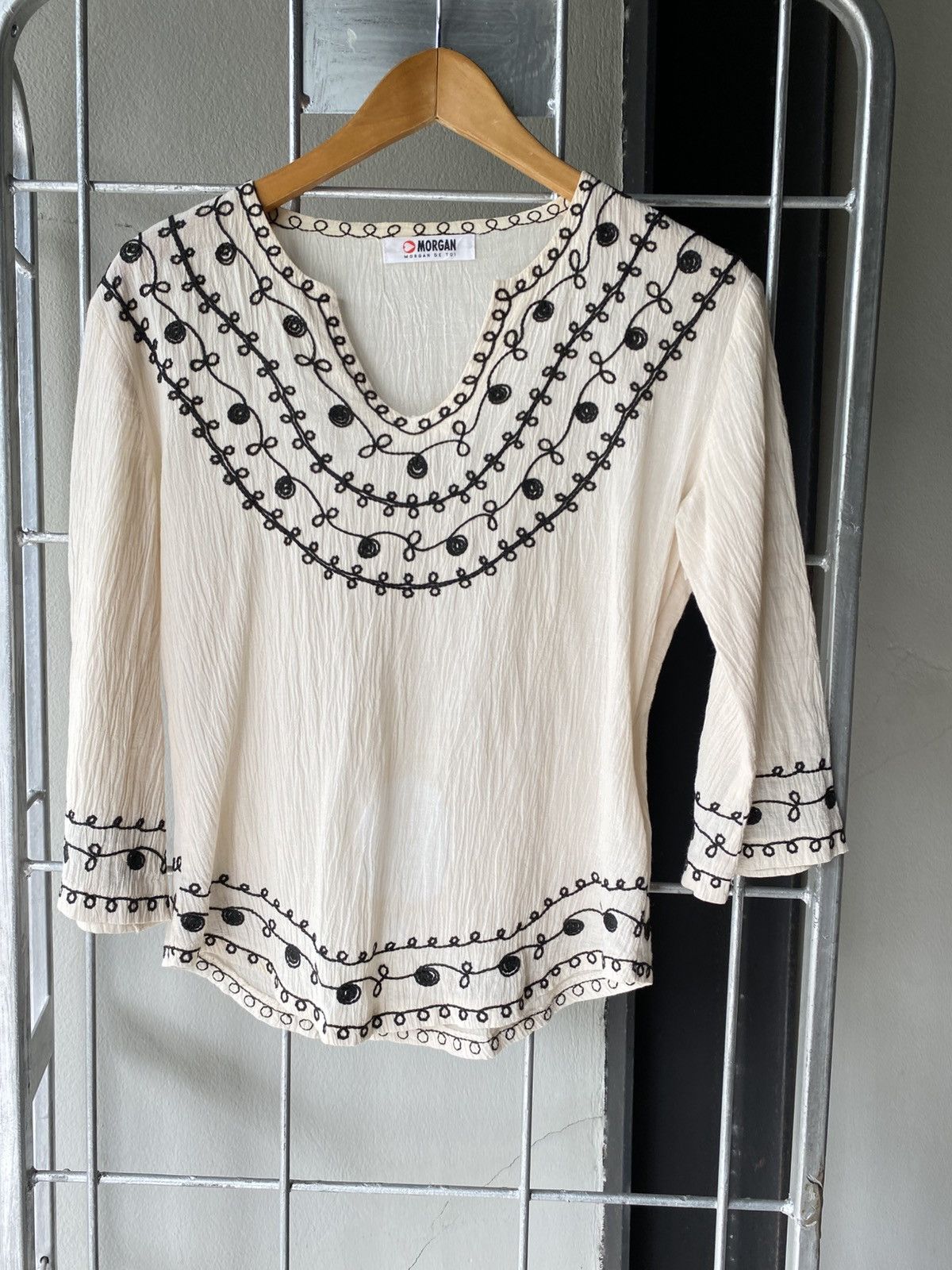 Donna Morgan MORGAN White Blouse with Black Embroidery Size M / US 6-8 / IT 42-44 - 2 Thumbnail