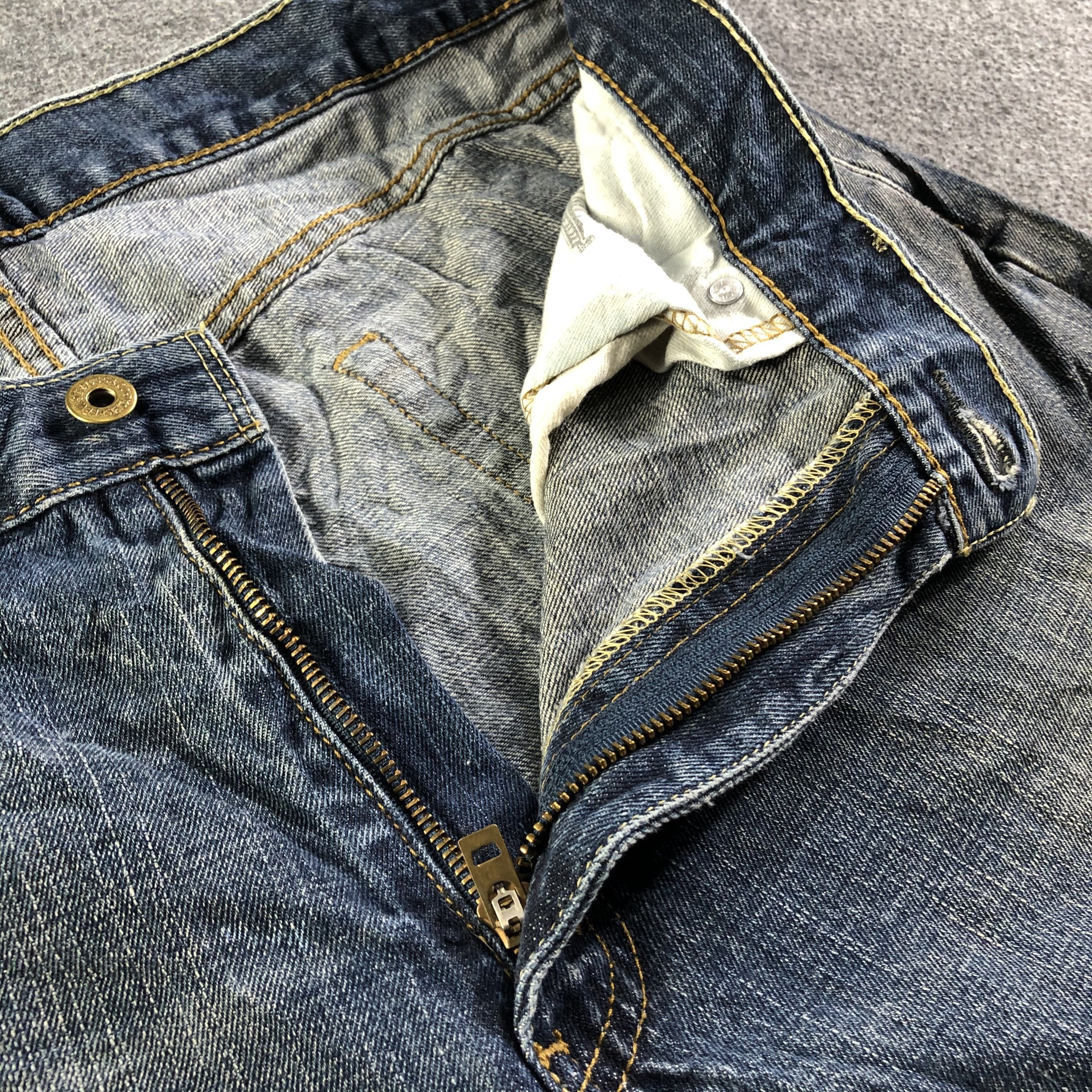 Levi's Vintage Blue Wash Levis 559 Jeans-J4155 Size US 37 - 8 Thumbnail