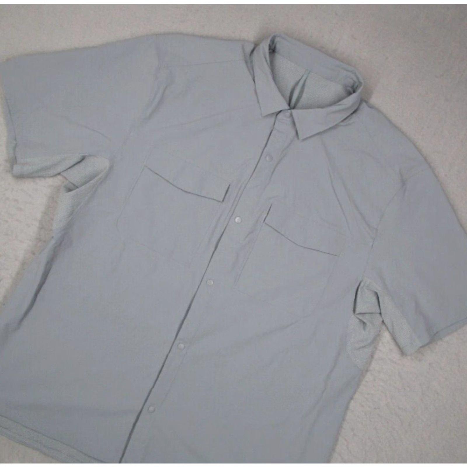 Lululemon Lululemon Shirt Mens Extra Large Gray Commission Snap Front Short Sleeve Active Size US XL / EU 56 / 4 - 2 Thumbnail