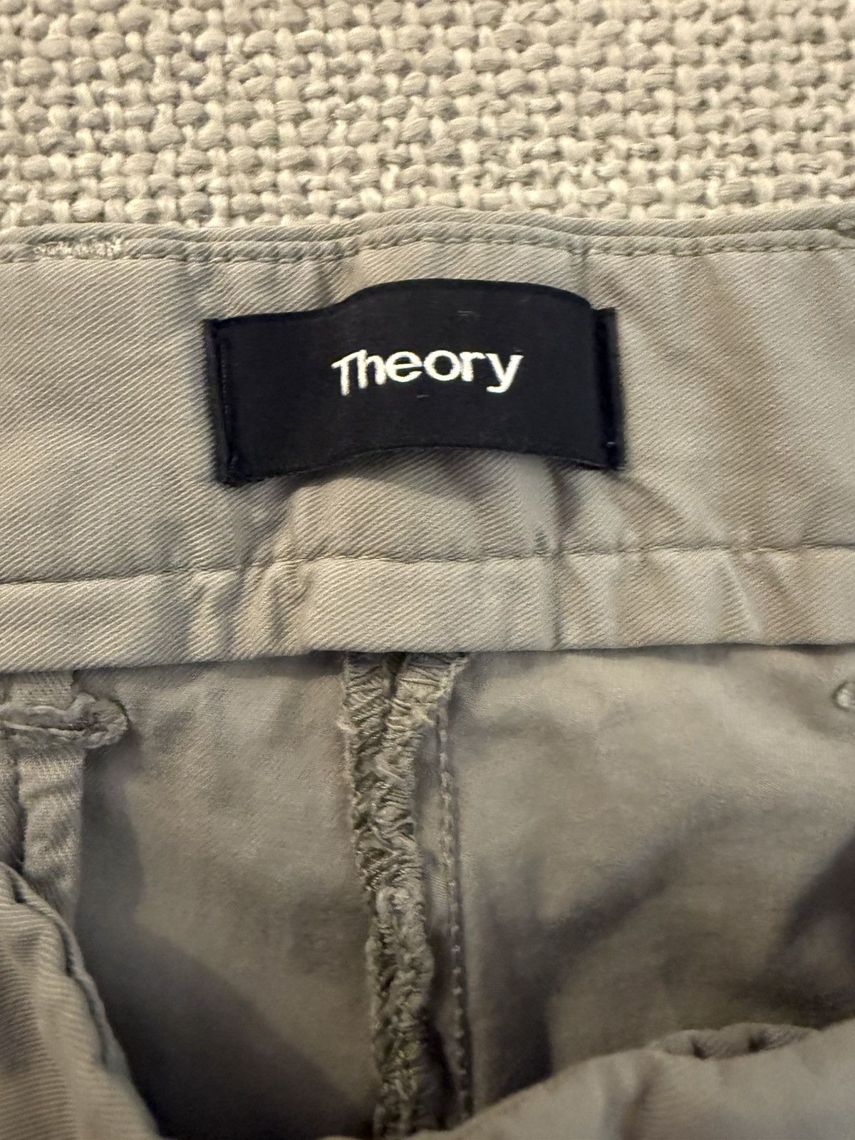 Theory Theory Zaine S. Patton Chino Short — Light Grey Size US 34 / EU 50 - 2 Thumbnail