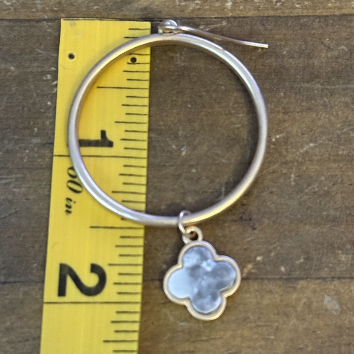 Other Gold tone open circle hoop with Jasper clover charm Size ONE SIZE - 4 Thumbnail