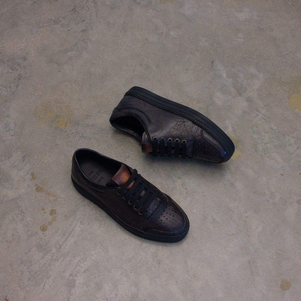 Berluti 1.6k$ BERLUTI Playtime Scritto Leather Low-Top Sneakers US7 Size US 7 / EU 40 - 1 Thumbnail