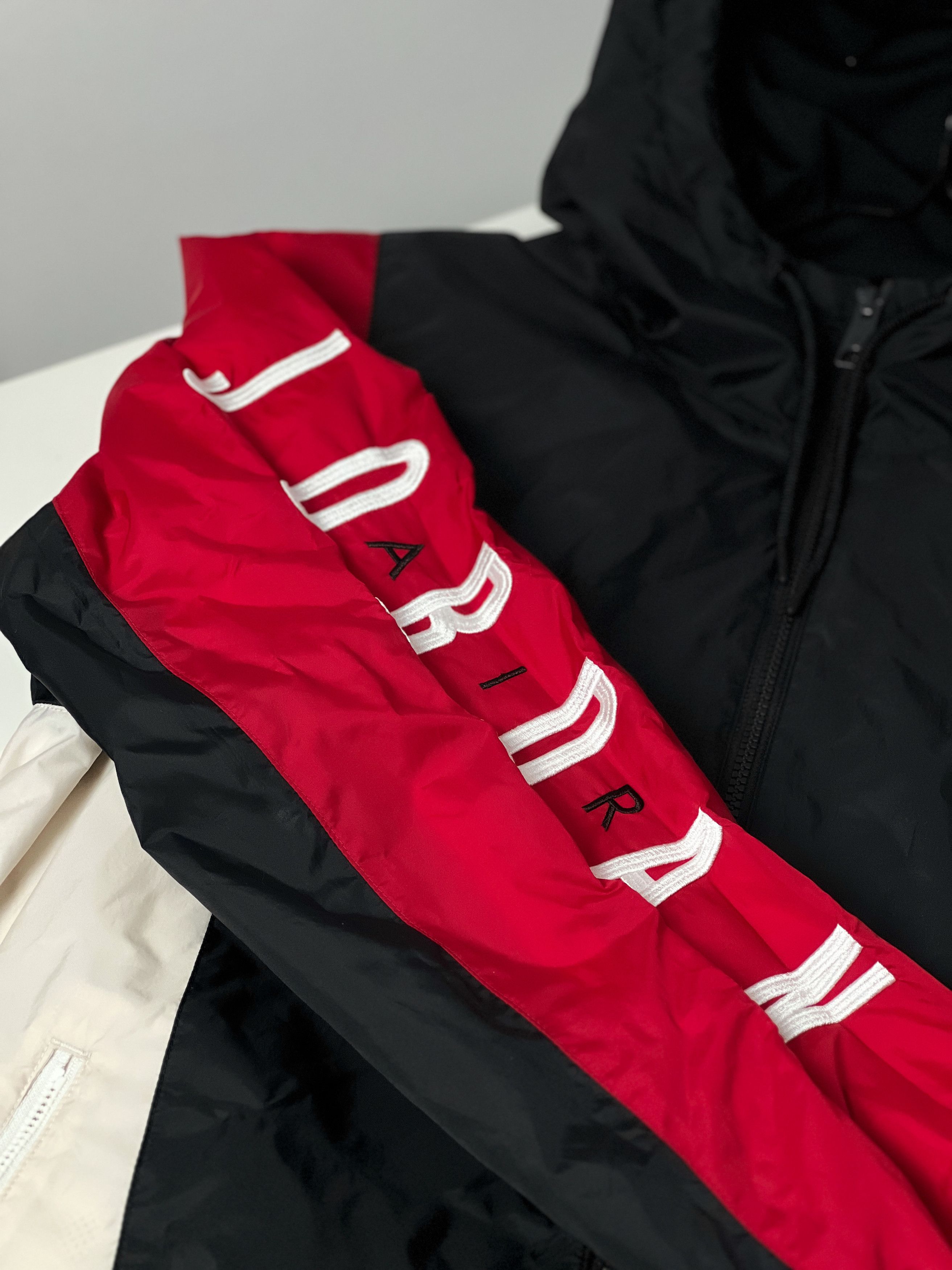 Jordan Brand Jordan Men`s Light Jacket Size US S / EU 44-46 / 1 - 3 Thumbnail