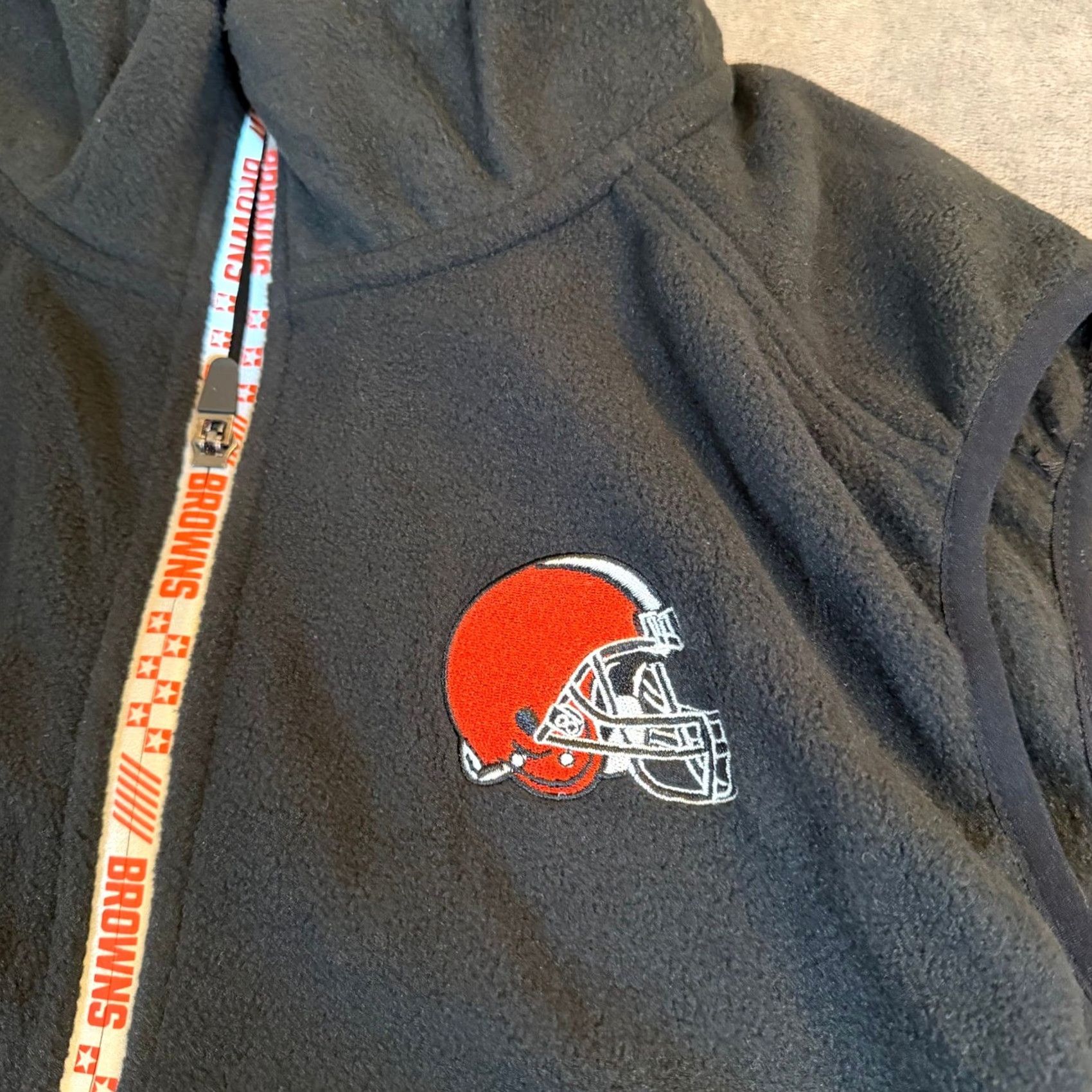 NFL Cleveland Browns NFL Team Apparel Fleece Vest Orange Trim Mens Medium NWT Vest Mens Browns NFL Team Apparel Fleece Vest Orange Trim NWT Size US M / EU 48-50 / 2 - 4 Thumbnail