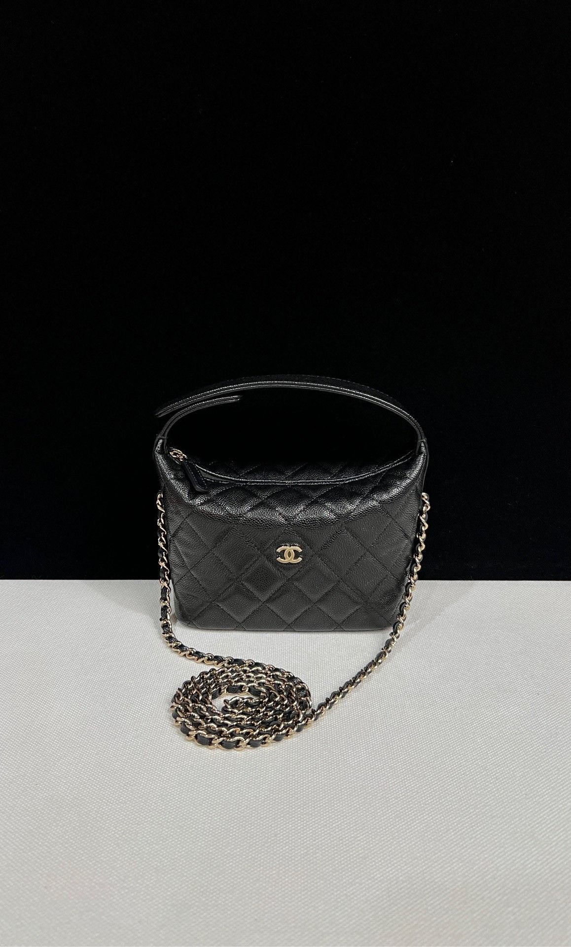 Chanel Pre-loved Bag Very good condition Size ONE SIZE - 1 Thumbnail