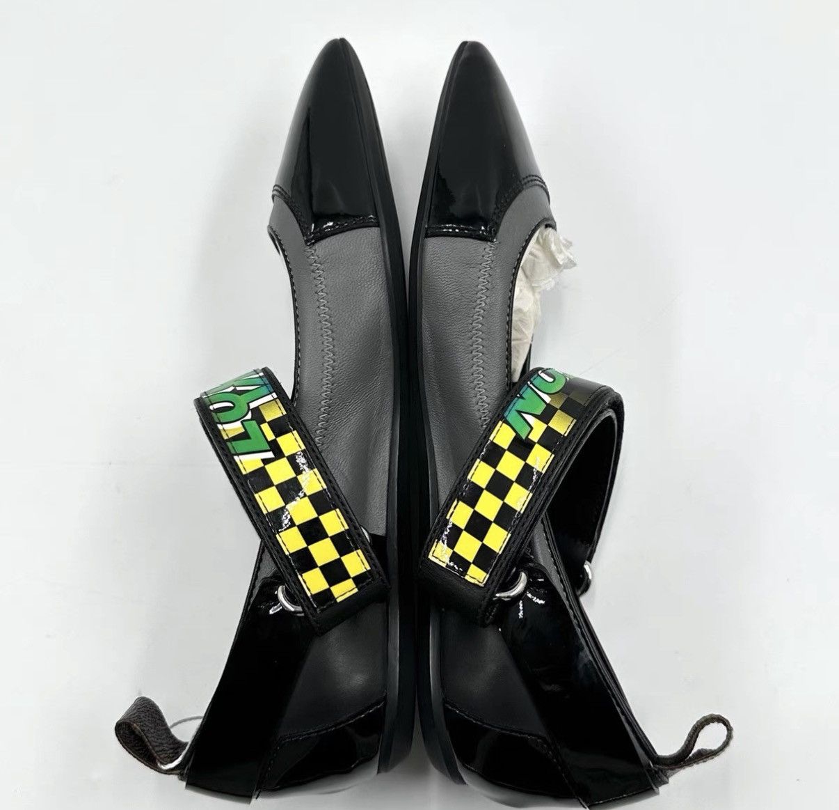 Louis Vuitton Louis Vuitton Velcro Pointed Toe Patent Leather Flats K12 Size US 5 / IT 35 - 8 Thumbnail