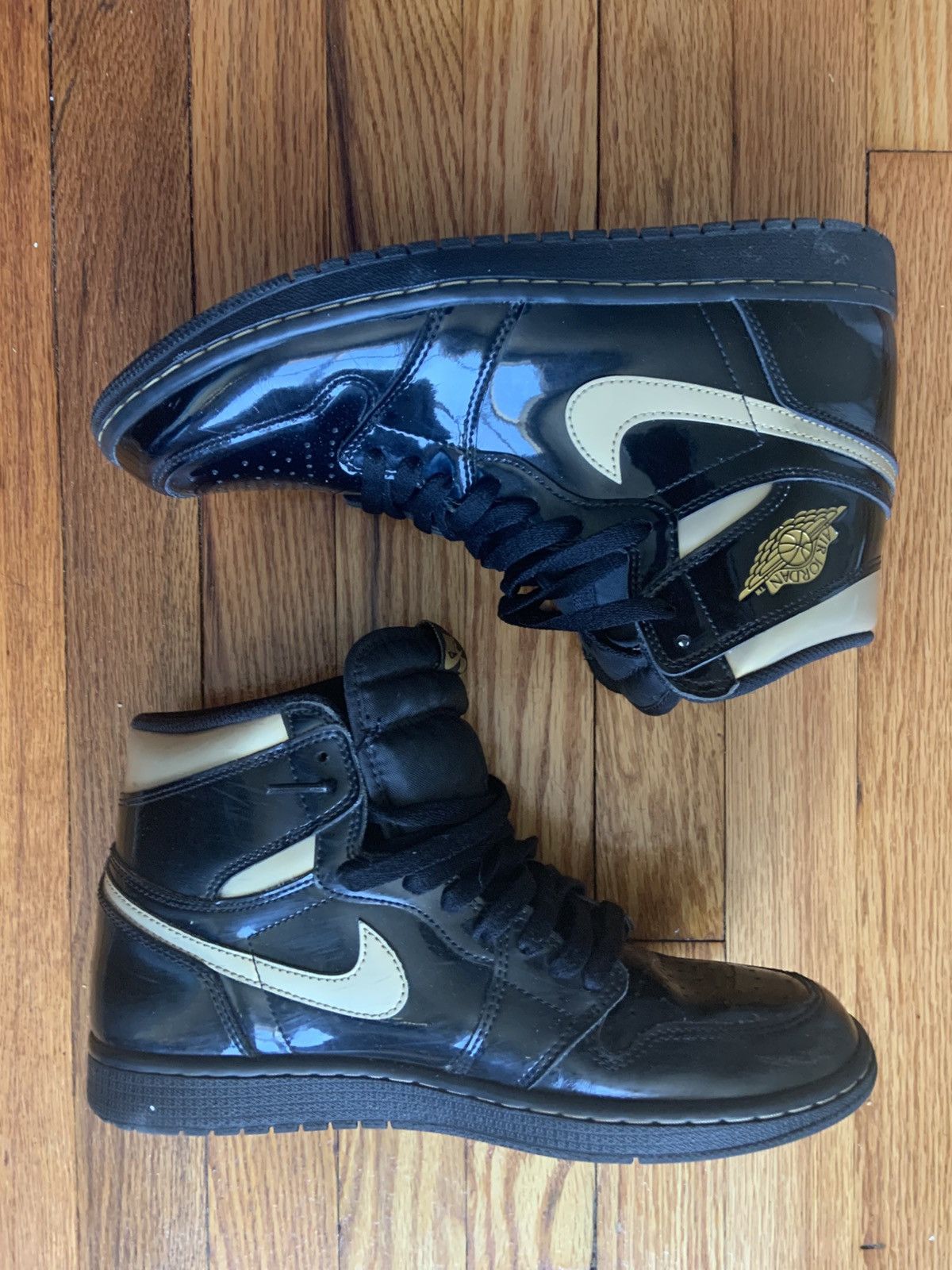 Jordan Brand Air Jordans 1 “METALLIC GOLD | PERFECT condition | no crease Size US 11 / EU 44 - 4 Thumbnail