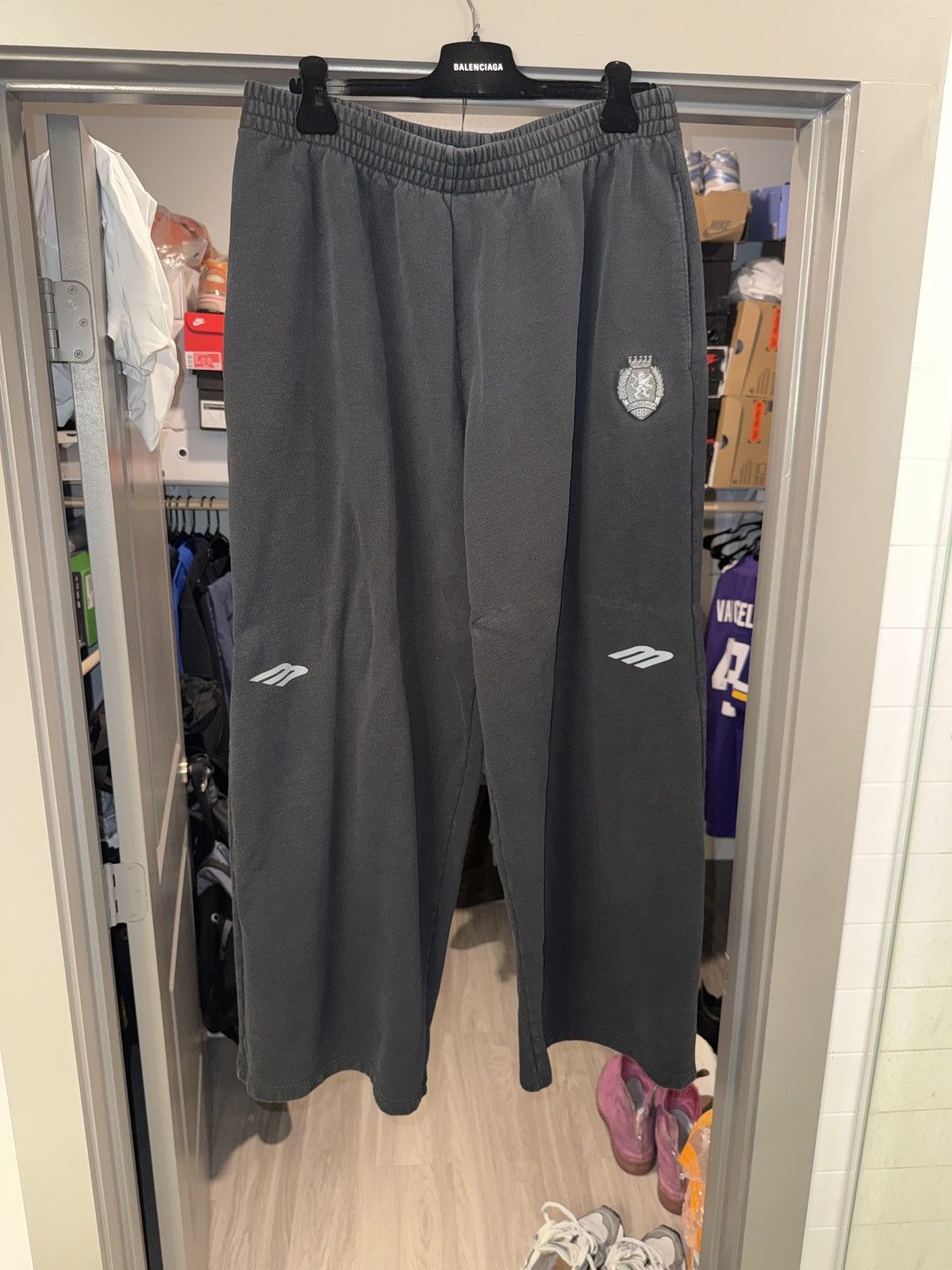 Balenciaga Balenciaga 3B Football Baggy Sweatpants Size US 40 / EU 56 - 1 Thumbnail