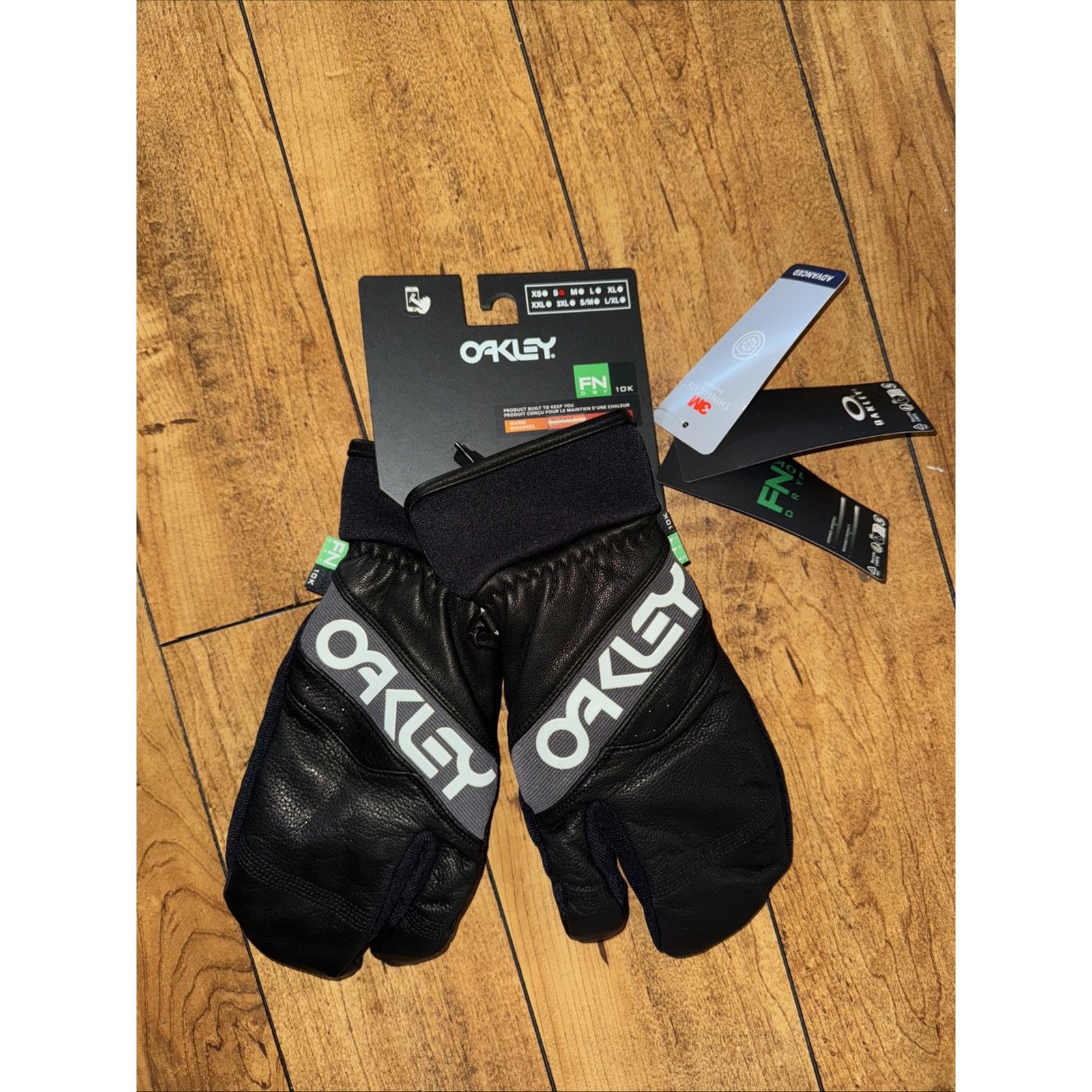 Oakley Oakley 3M Thinsulate Mitten Gloves Black Small Heat Touch Size ONE SIZE - 1 Thumbnail