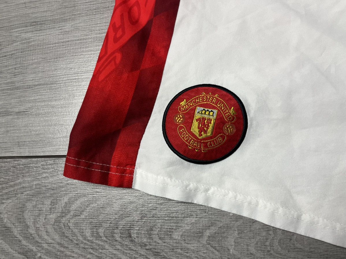 Umbro Manchester United Home Football Shorts 1996/98 Umbro Size US 38 / EU 54 - 2 Thumbnail