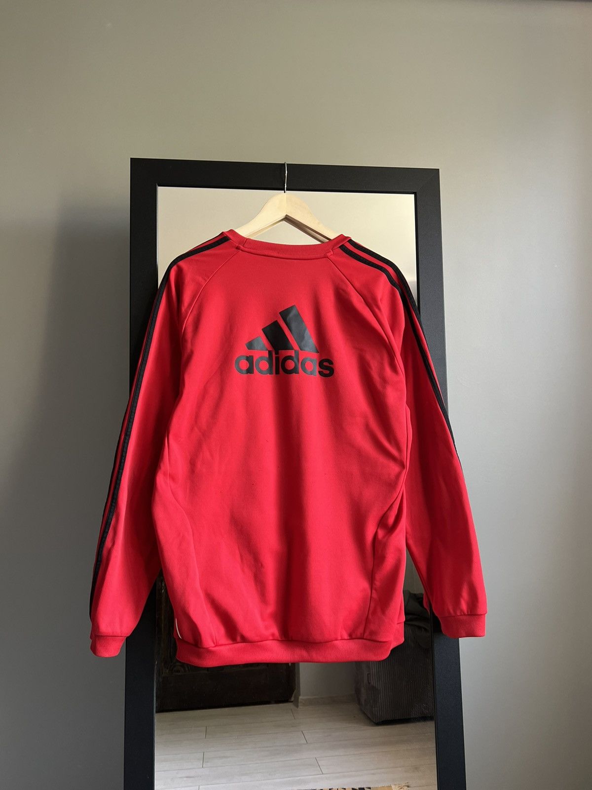 Adidas × Vintage Vintage Adidas Liverpool 2010-11 Soccer Sweatshirt Size US L / EU 52-54 / 3 - 6 Thumbnail