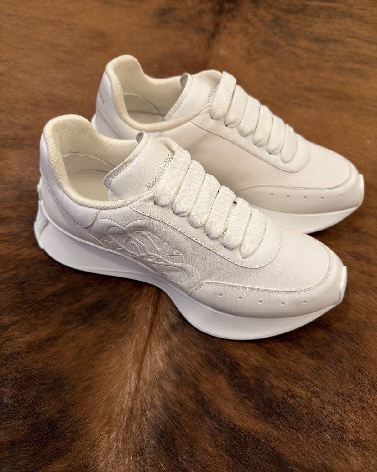 Alexander McQueen Alexander McQueen Nappa Sprint Runner Size US 8 / IT 38 - 2 Thumbnail