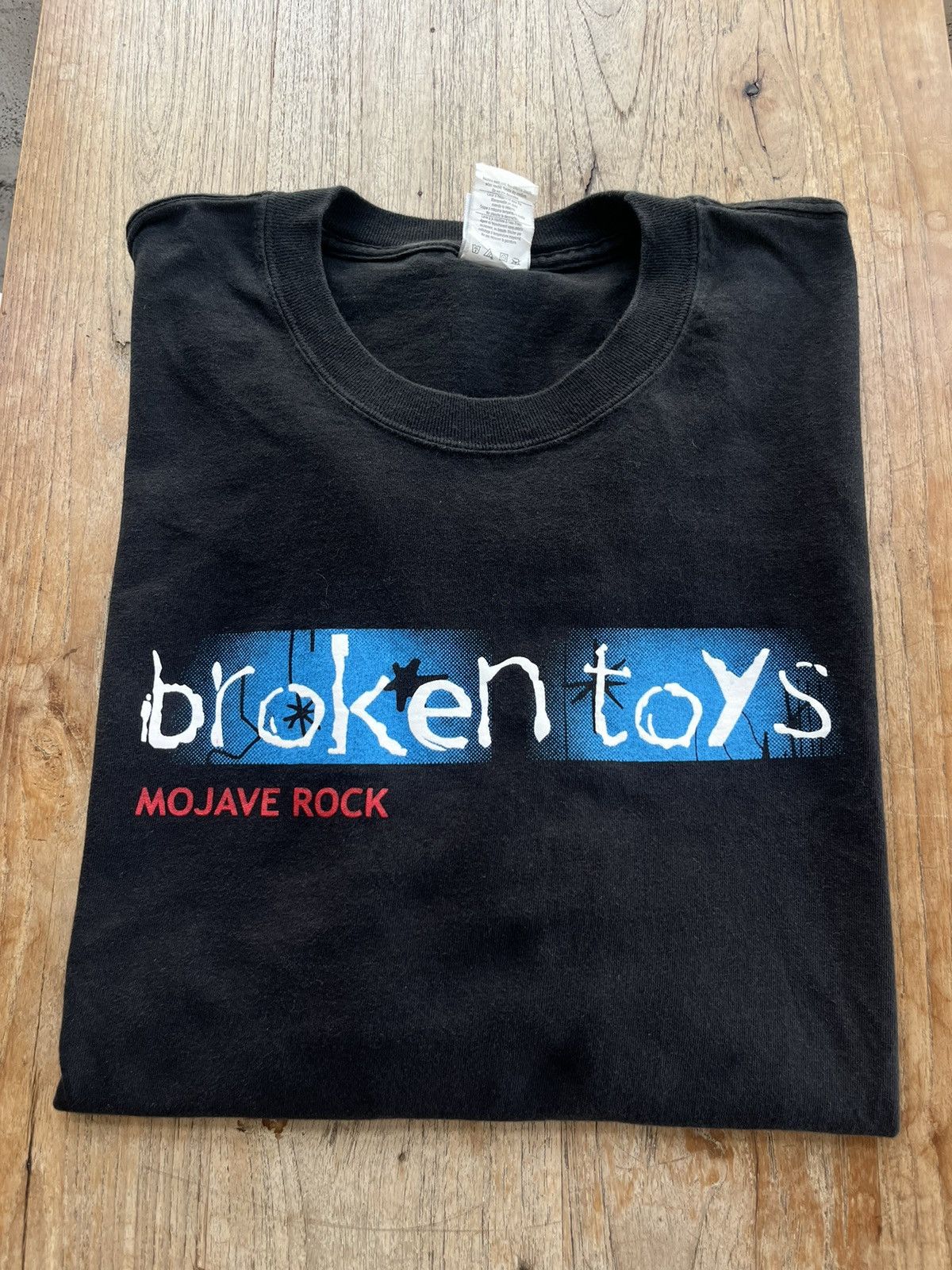Band Tees × Vintage Vintage Broken Toys Mojave Rock 00’s Tshirt Size US XXL / EU 58 / 5 - 1 Thumbnail
