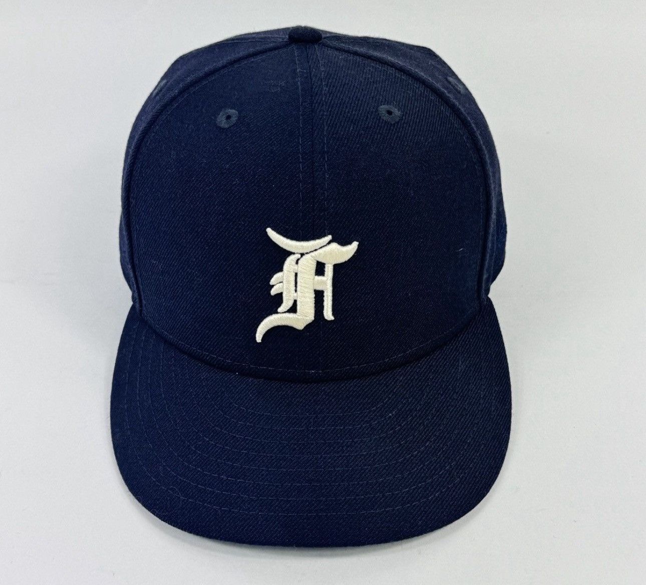 Fear of God × New Era LOGO EMBROIDERED CAP SIZE: 7 5/8 Size ONE SIZE - 1 Thumbnail
