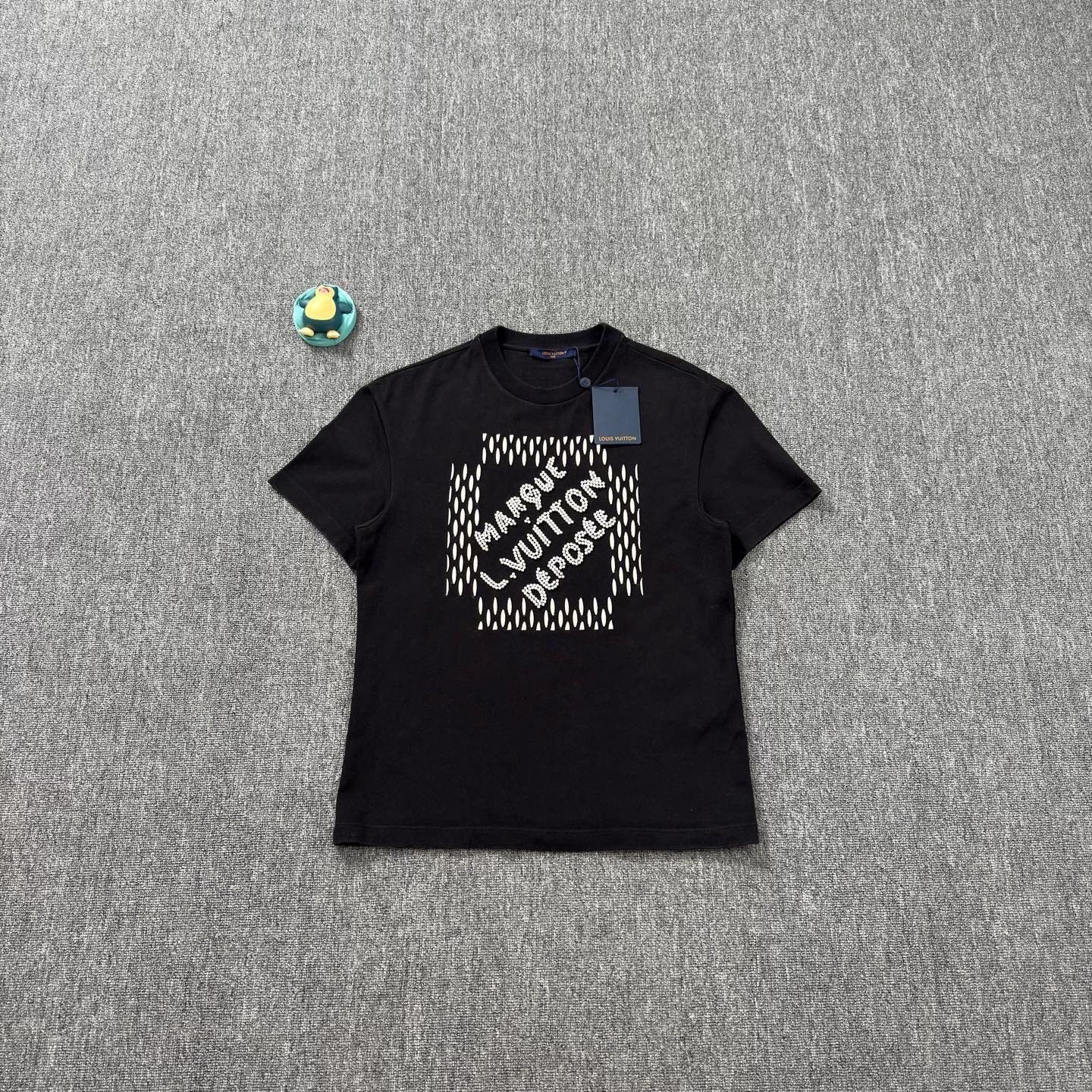 Pharrell LV Black Pharrell Beaded Short Sleeve Size US S / EU 44-46 / 1 - 1 Thumbnail