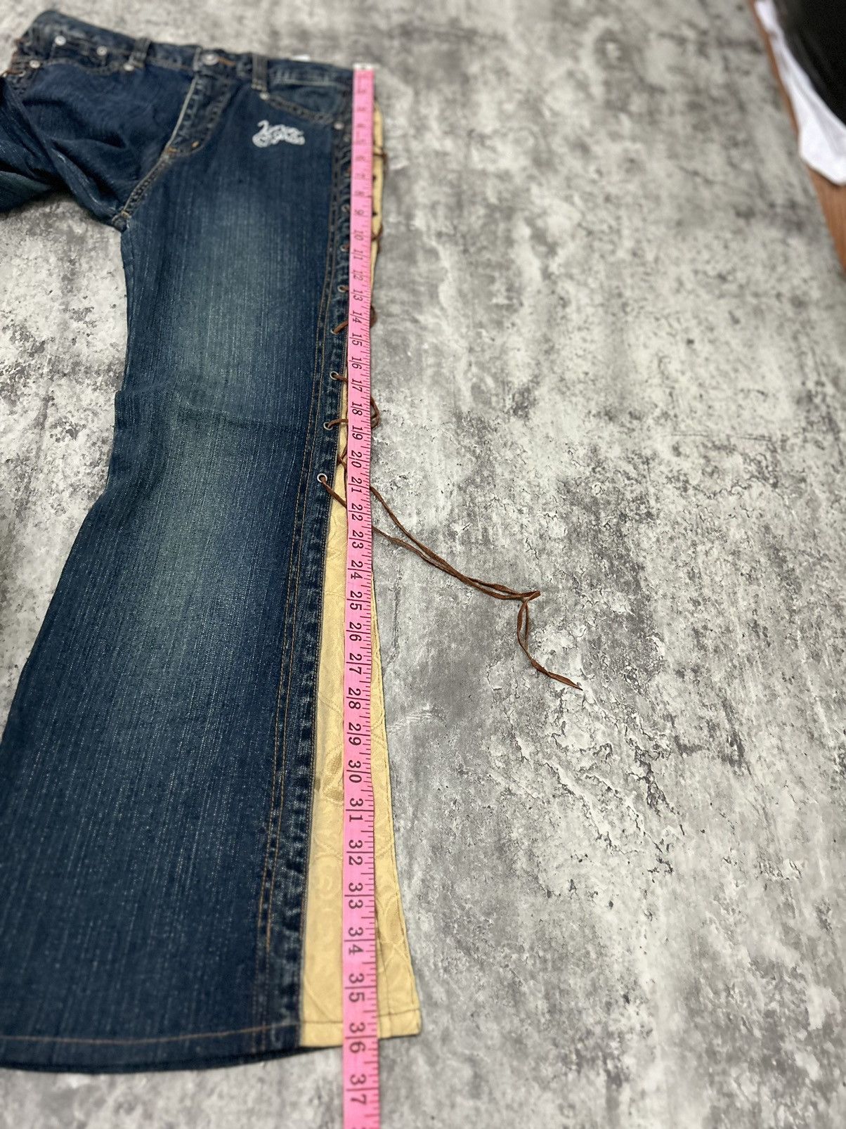 If Six Was Nine × Le Grande Bleu (L.G.B.) × Tornado Mart Xoxo Love Girls Side Straps Flare Cropped Jeans Size 27" / US 4 / IT 40 - 19 Thumbnail