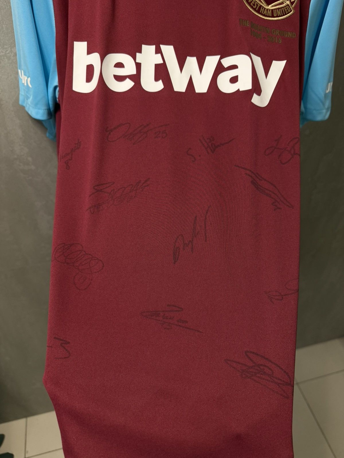 Umbro WEST HAM UNITED 2015 2016 HOME SHIRT SOCCER JERSEY UMBRO Size US XL / EU 56 / 4 - 10 Thumbnail