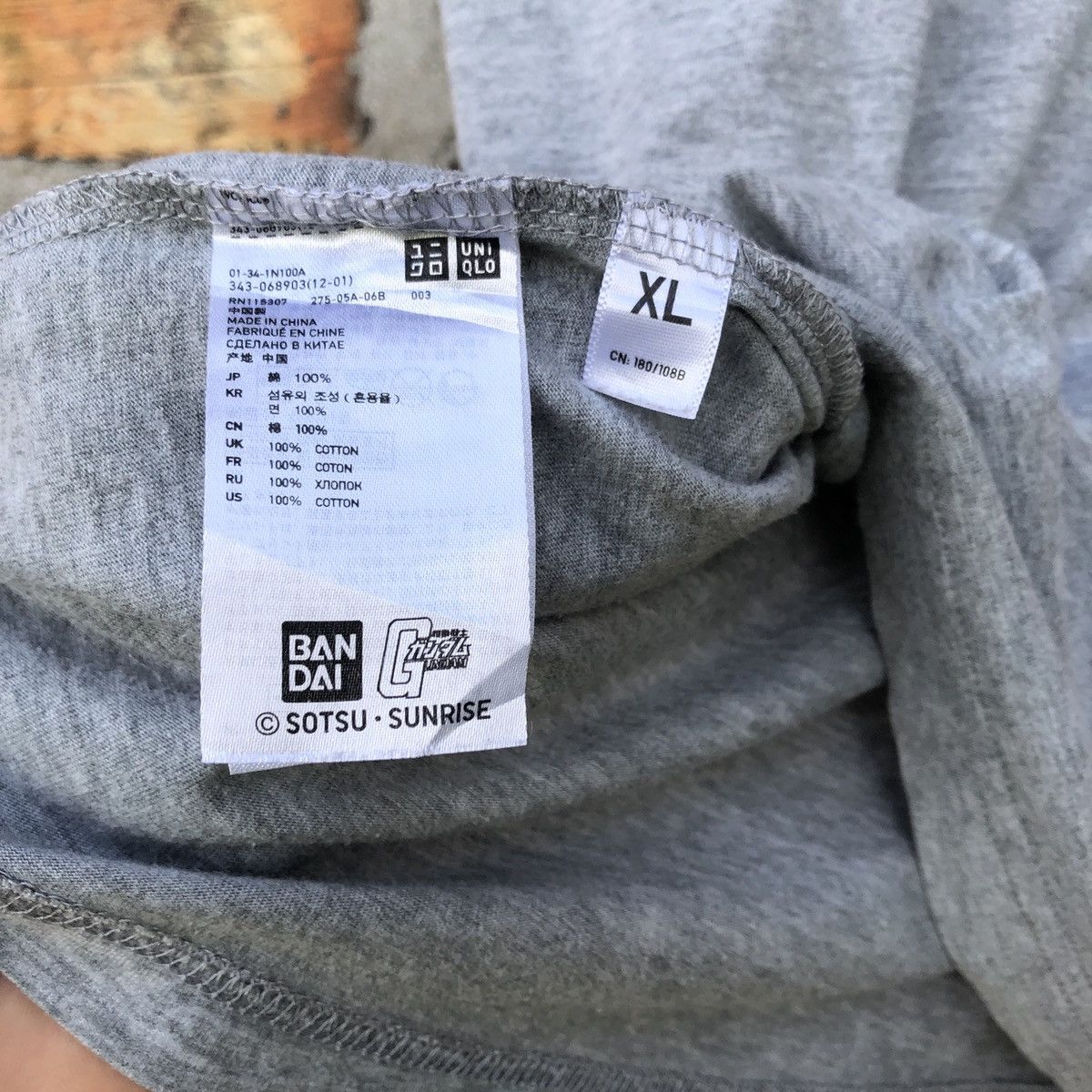 Uniqlo Uniqlo Tshirt Collab Gundam VD14 Size US XL / EU 56 / 4 - 7 Thumbnail