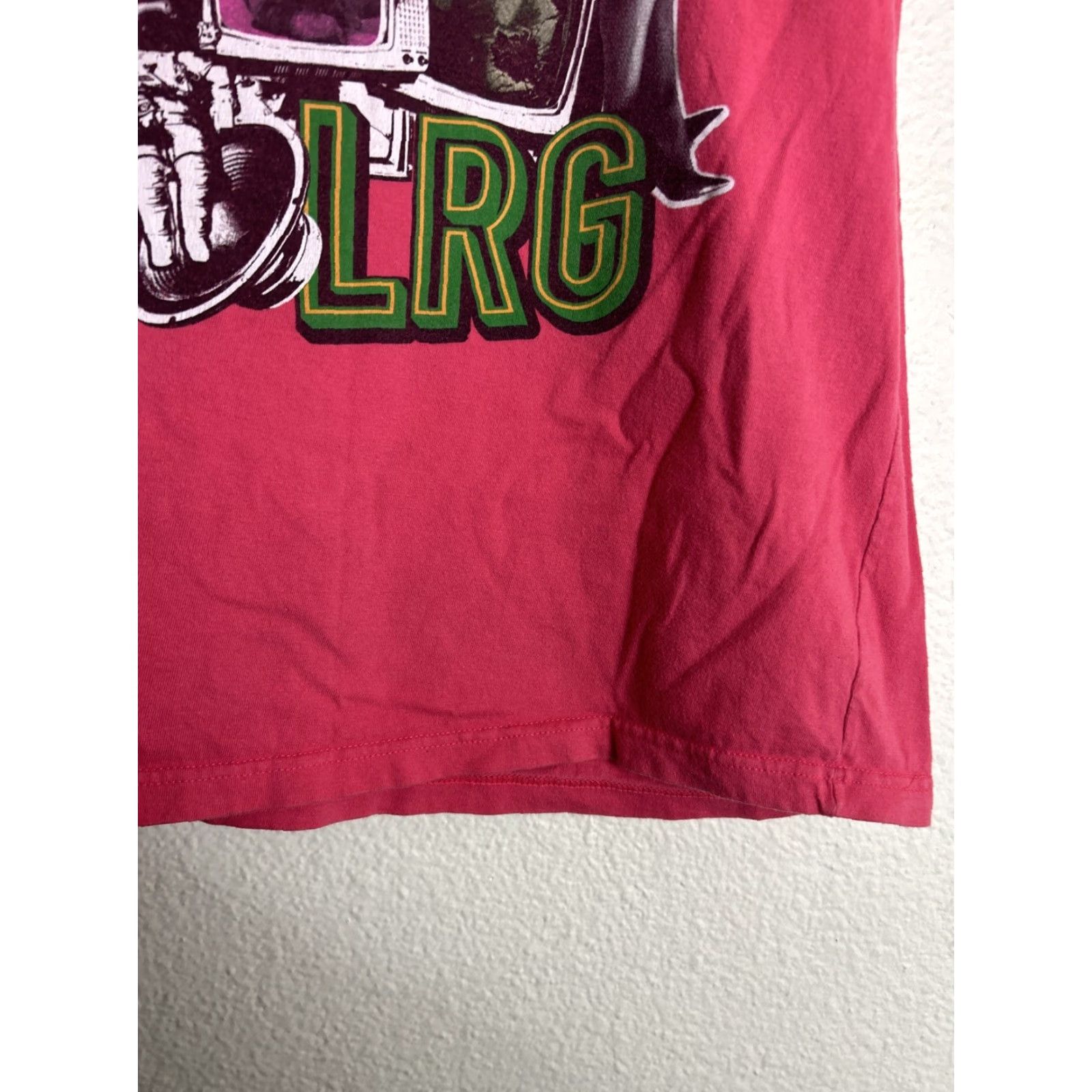 Pinko LRG Mens Large T Shirt Short Sleeve Pink Panda TVs Stained Lifted Research Group Size US L / EU 52-54 / 3 - 7 Thumbnail