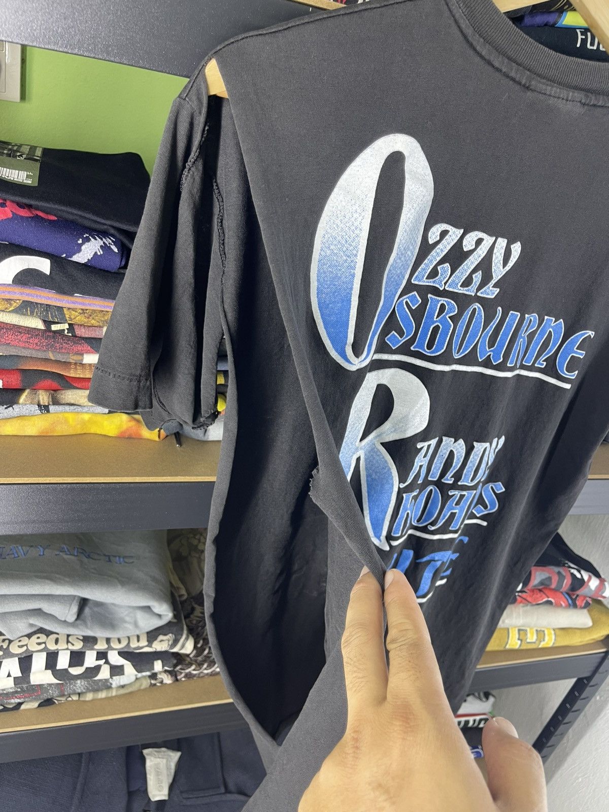 Band Tees Thrashed Vtg Ozzy Osbourne and Randy Rhoads "Tribute" shirt Size US M / EU 48-50 / 2 - 15 Thumbnail
