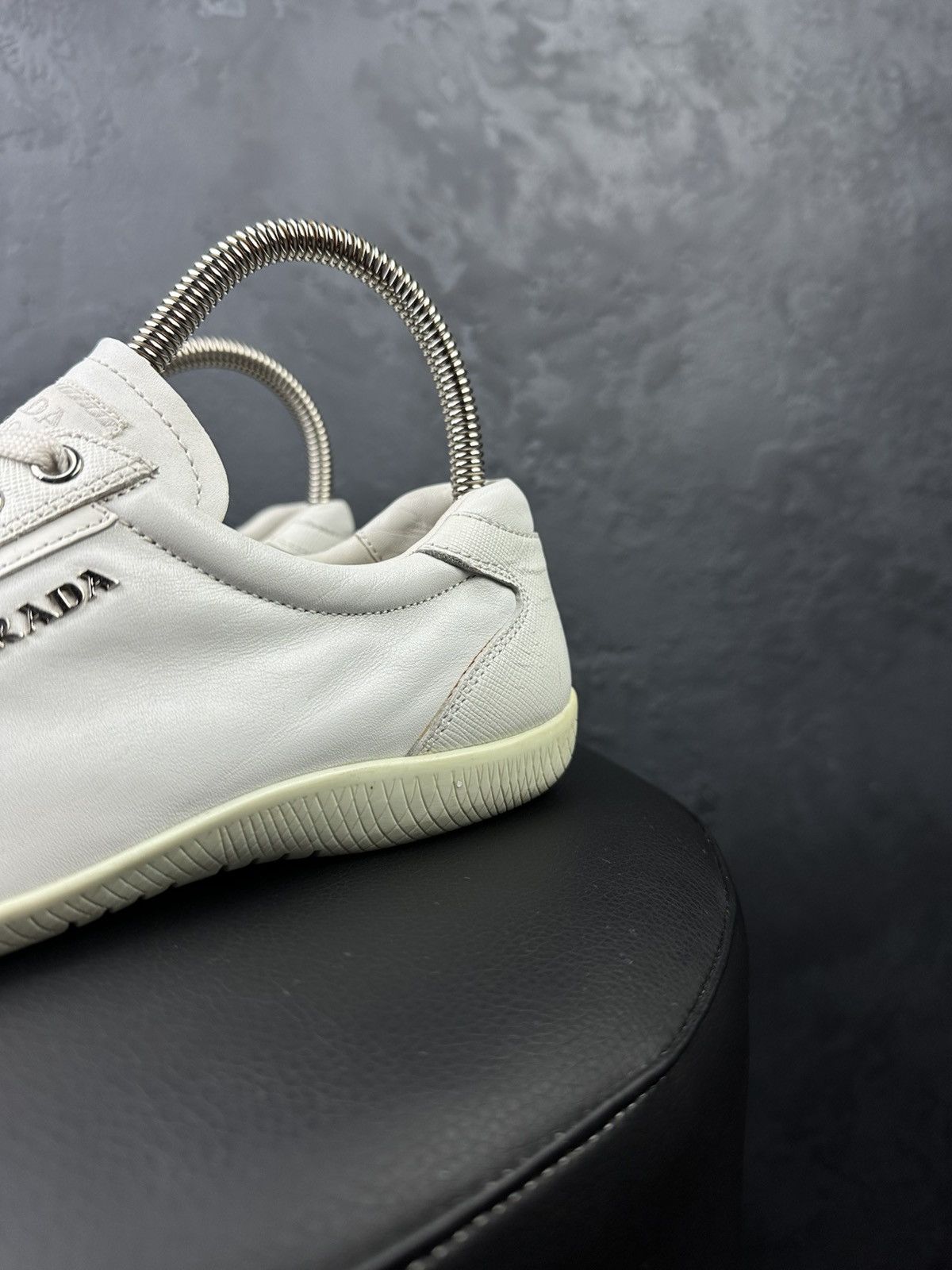 Prada Prada Vintage Leather Casual Low Top Shoes Womens's Size 37 Size US 7 / IT 37 - 3 Thumbnail