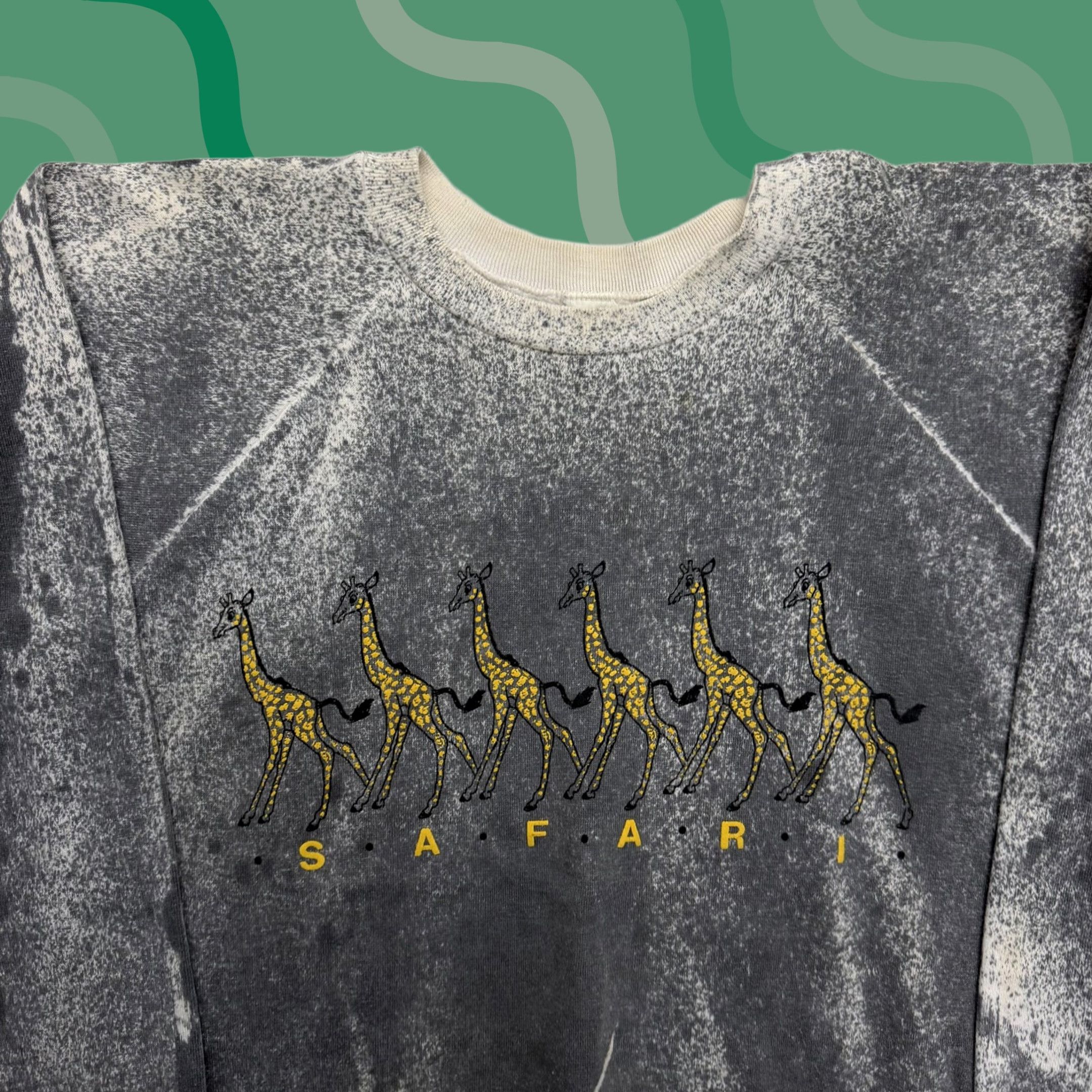 Vintage VINTAGE Healthknit Sweatshirt Giraffe Graphic Fleece Mens XL Gray Crew Neck Pullover Sweatshirt Size US XL / EU 56 / 4 - 1 Thumbnail