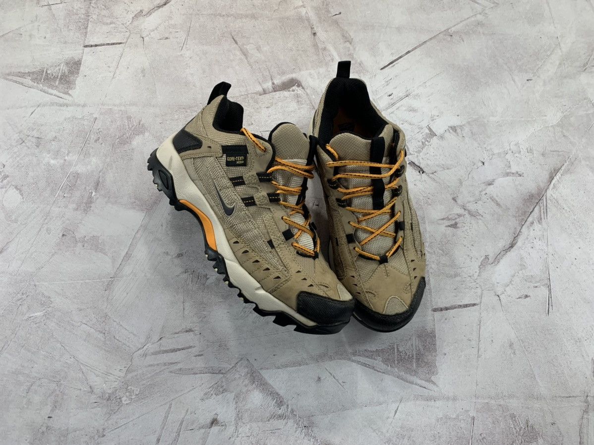 Nike × Nike ACG × Vintage Womens low top Nike ACG Y2K vintage rare Size US 7.5 / IT 37.5 - 1 Thumbnail