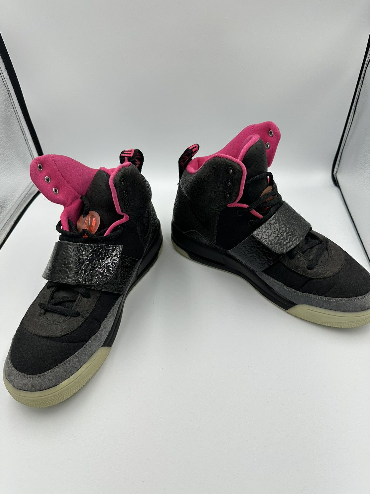 Kanye West × Nike Nike Air Yeezy 1 Blink Size US 12 / EU 45 - 5 Thumbnail