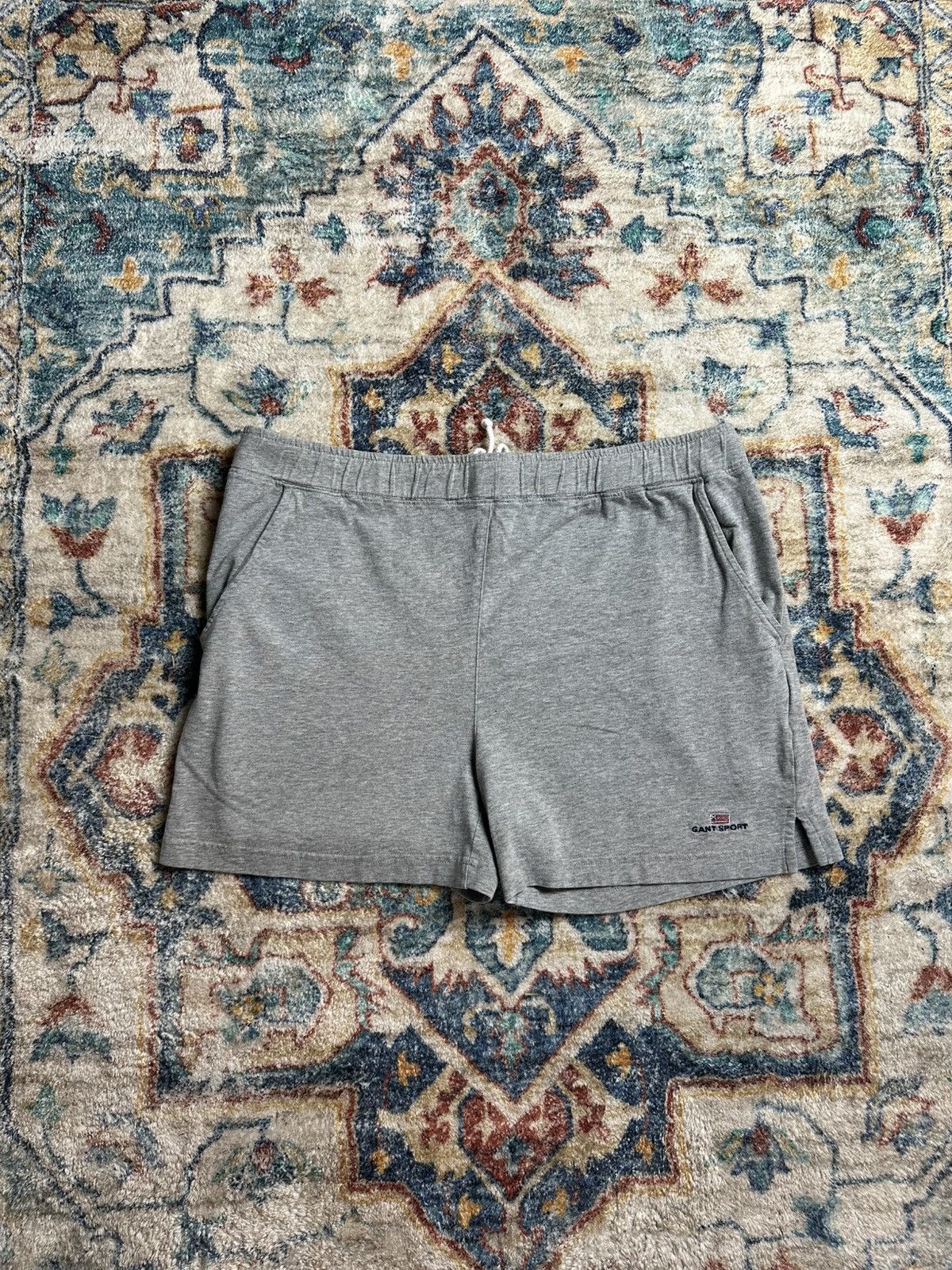 Vintage Vintage Gant Sport Grey Sweat Shorts Size 36 Size US 36 / EU 52 - 1 Thumbnail
