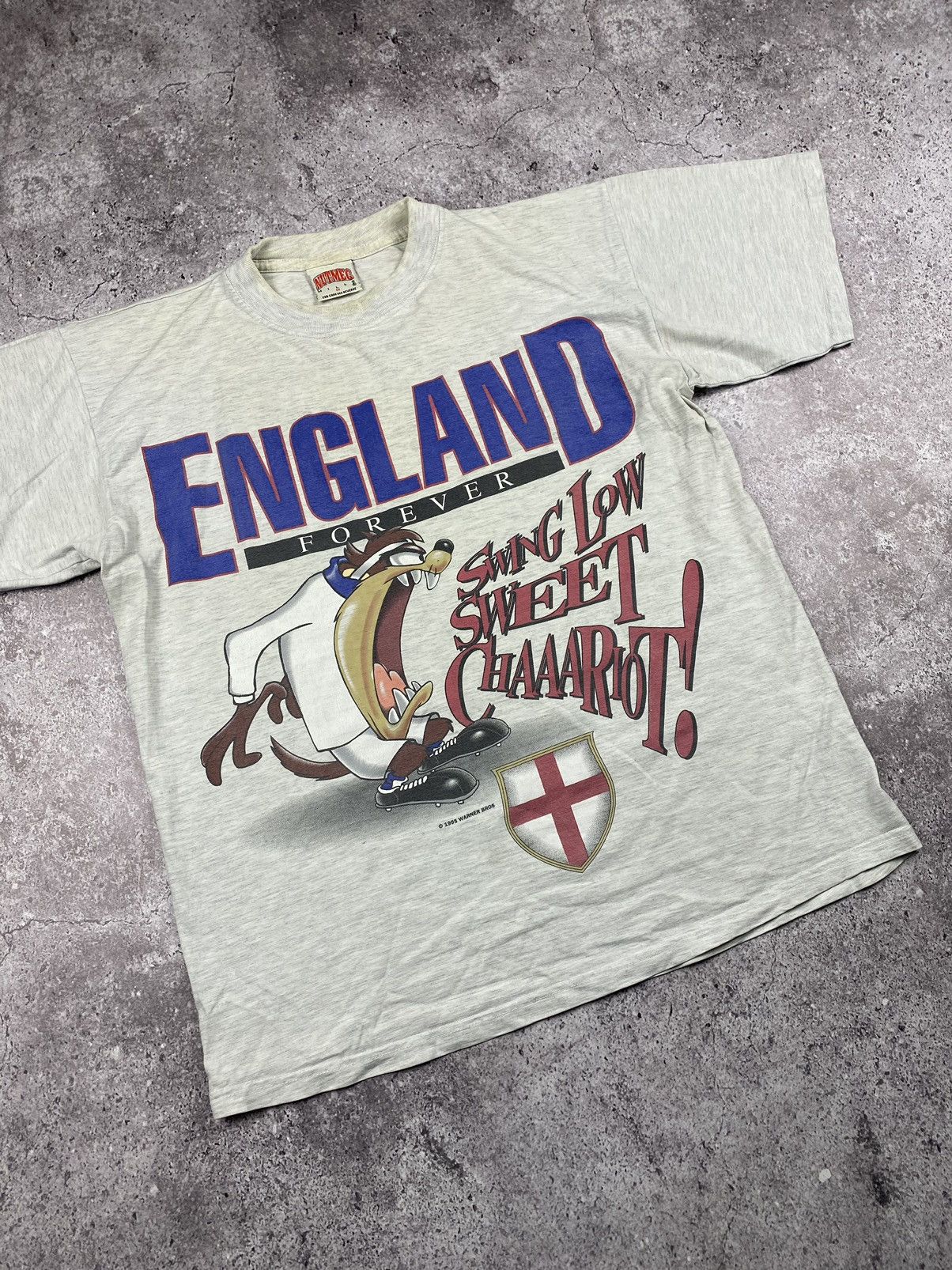 Nutmeg × Vintage × Warner Bros Vintage 1995 nutmeg taz looney tunes England forever euro 90 Size US M / EU 48-50 / 2 - 2 Thumbnail