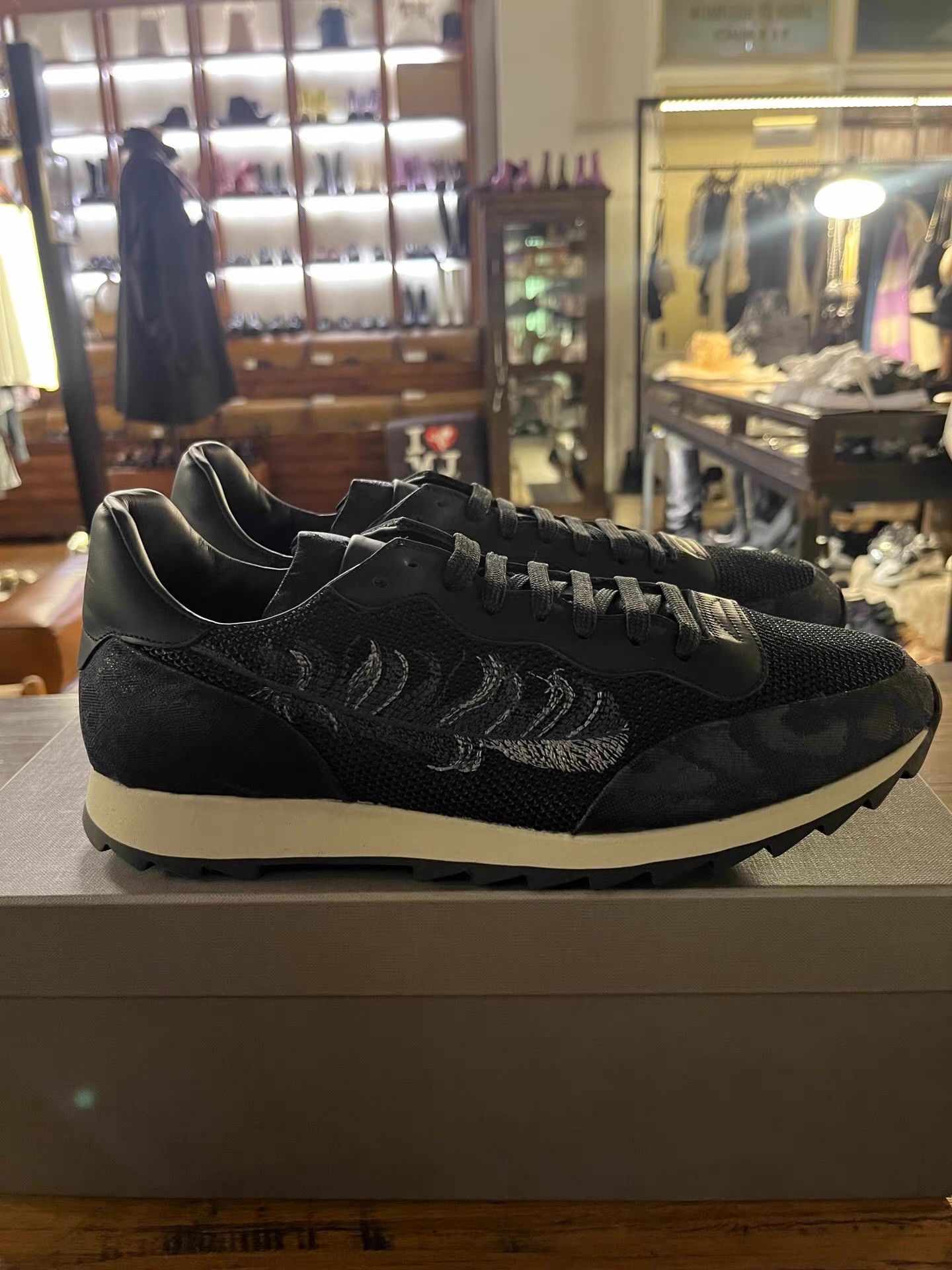 Alexander McQueen Alexander McQueen 15SS Men’s Feather‑Print Sneakers Ｑ25 Size US 7 / EU 40 - 3 Thumbnail