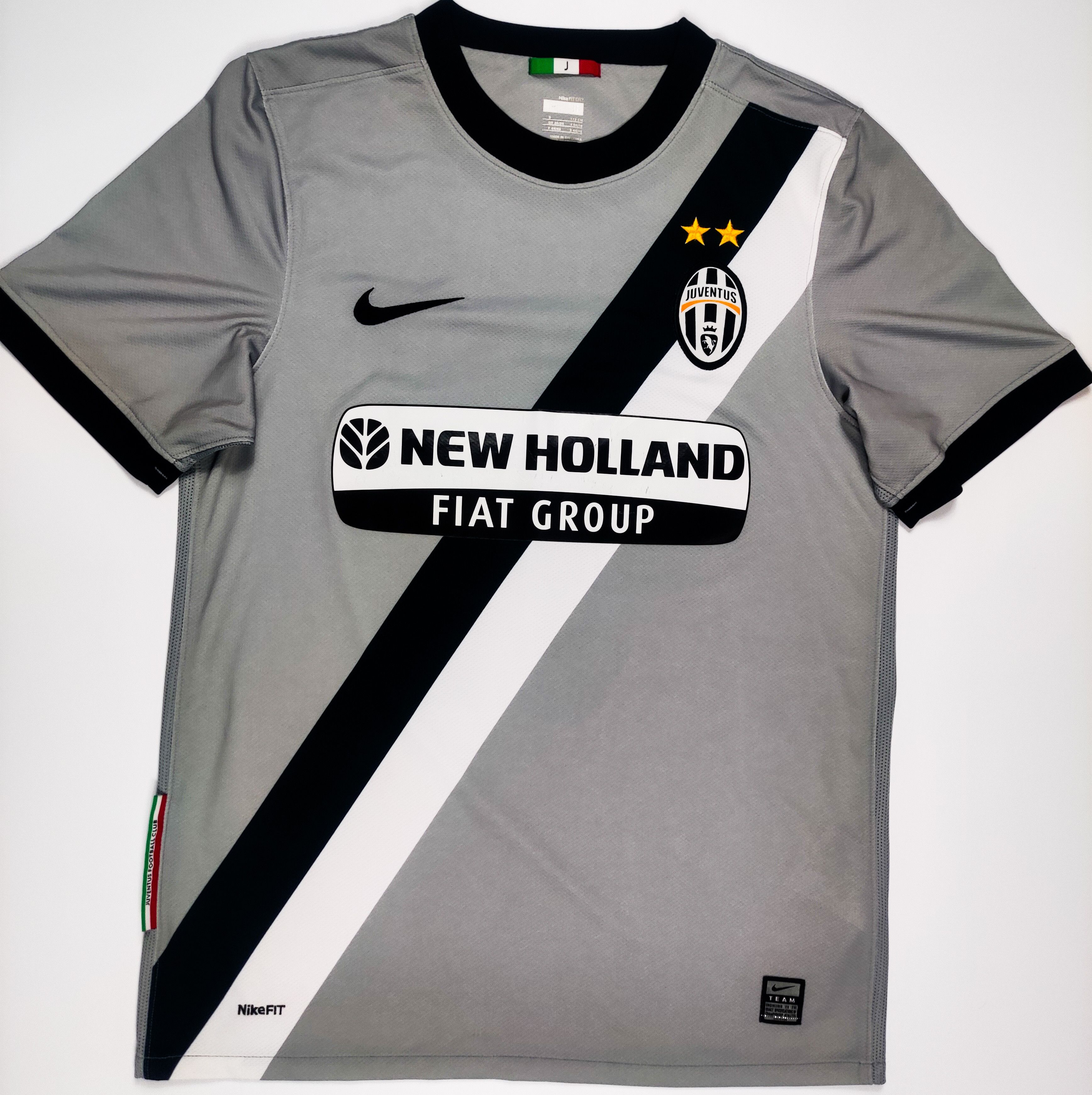 Nike Amauri #11 Juventus FC 2009 2010 Nike Away Shirt Kit Jersey Size US S / EU 44-46 / 1 - 3 Thumbnail