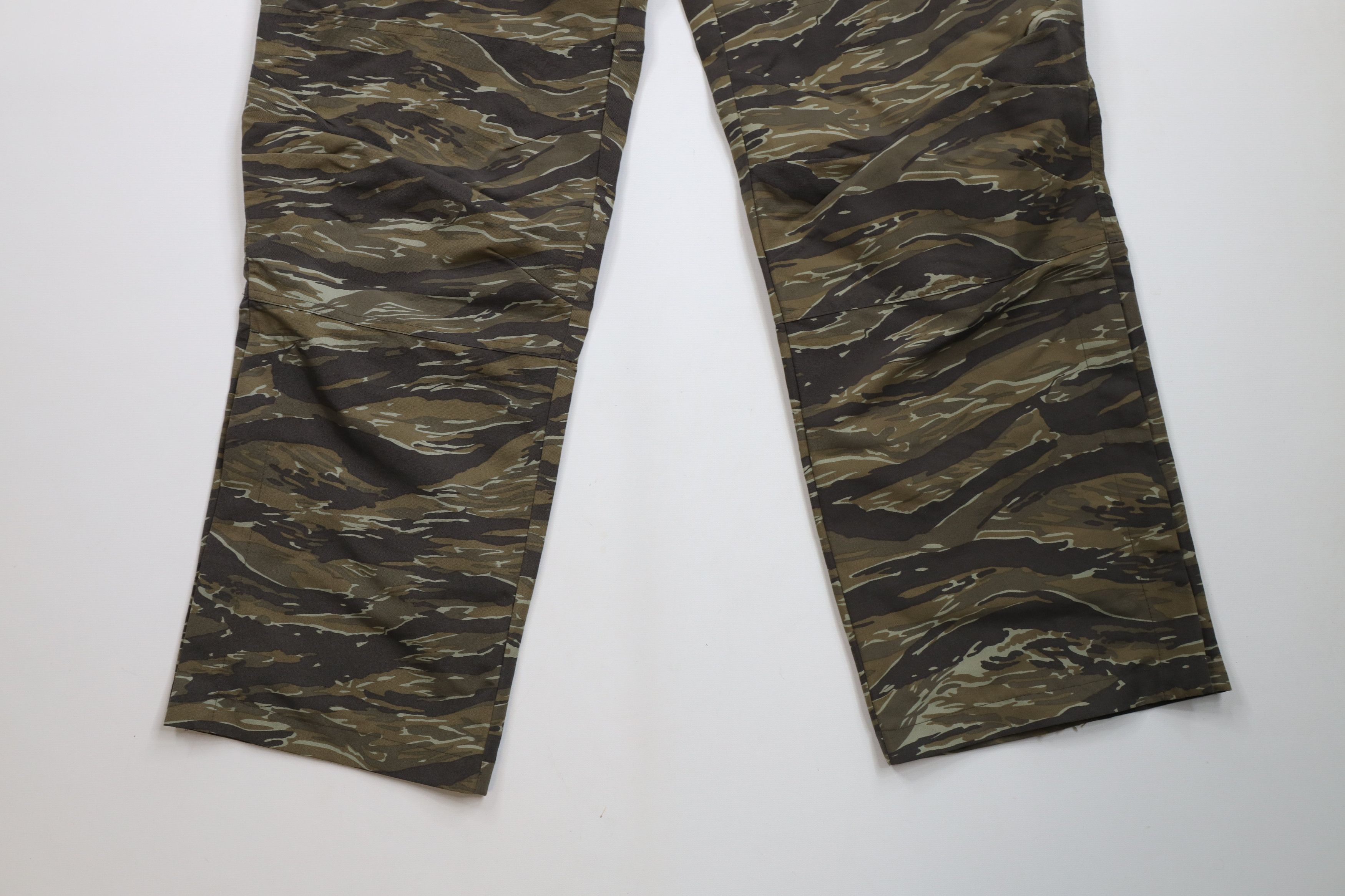 Guess × Vintage Vintage Y2K 2000 Guess Lined Wide Leg Camouflage Pants Nylon Size US 38 / EU 54 - 4 Thumbnail