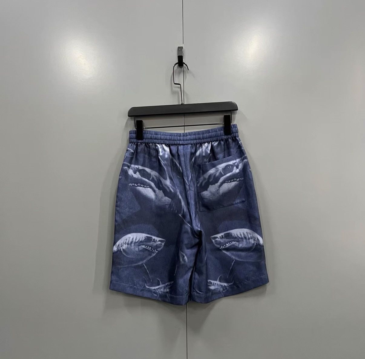 Burberry Burberry Shark Print Shorts J41 Size US 28 / EU 44 - 2 Thumbnail