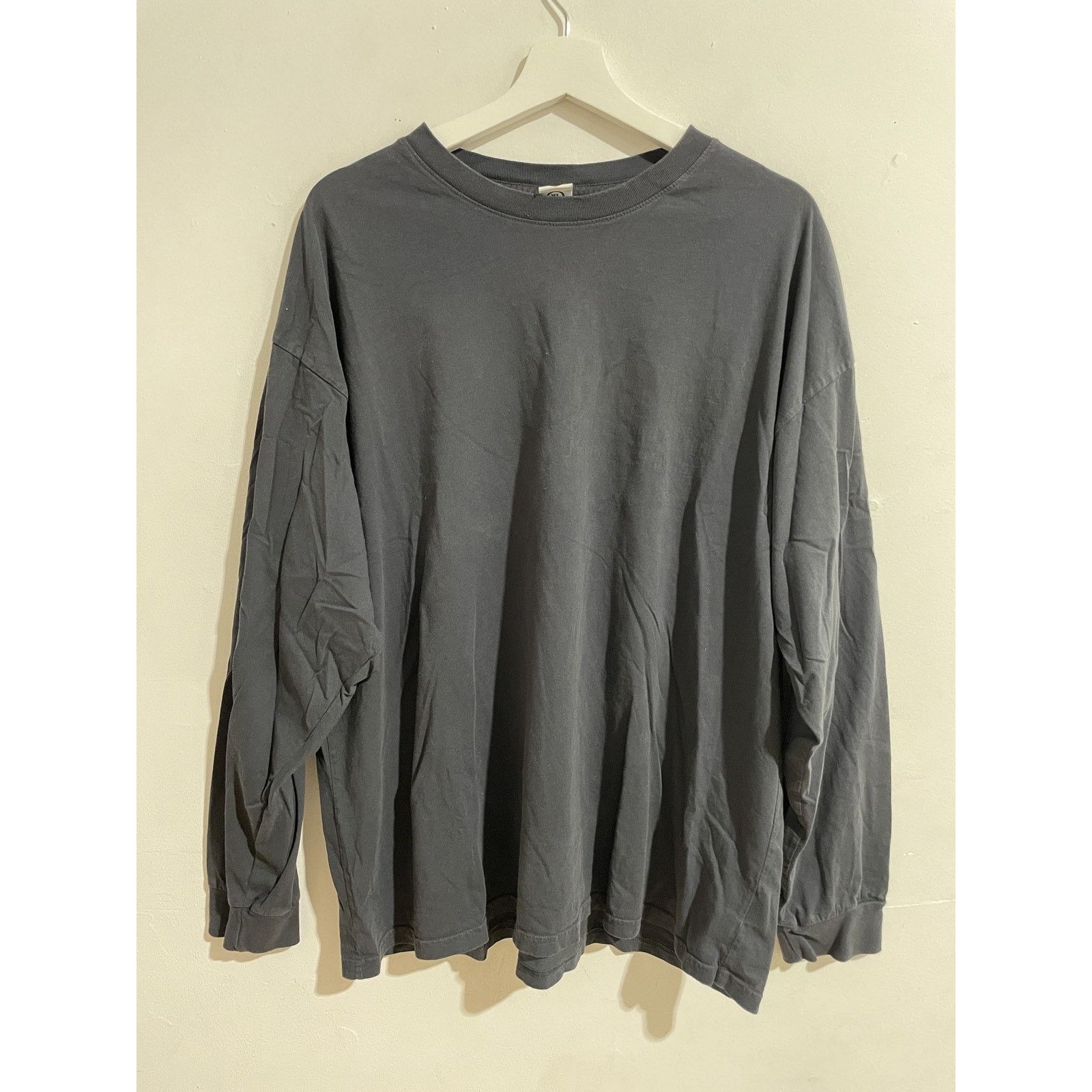 HIDDEN HIDDEN NY BLACK MONOCHROMATIC LOGO L/S TEE SIZE XL PREOWNED Size US XL / EU 56 / 4 - 1 Thumbnail