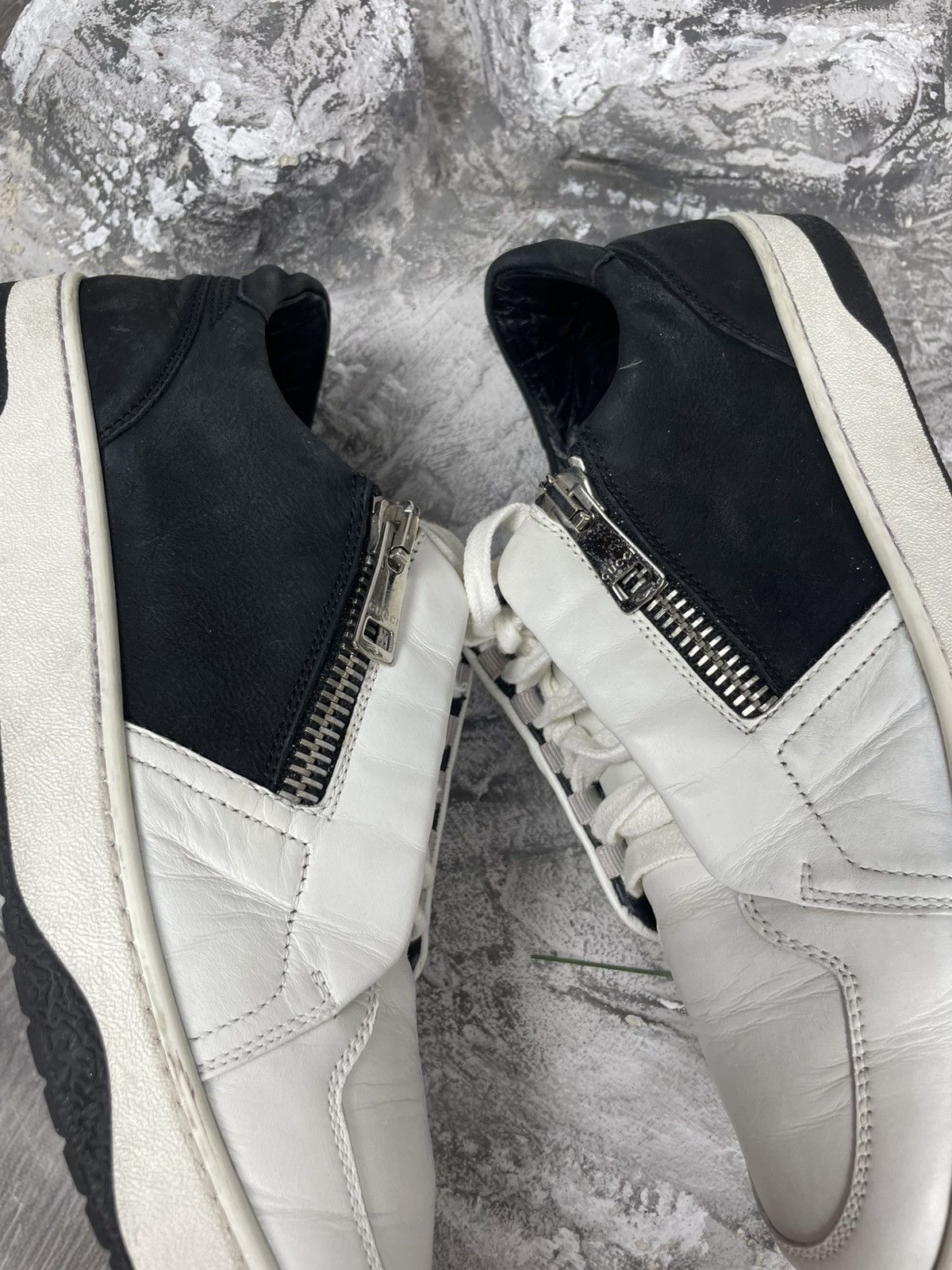 Gucci Gucci Black / White Leather Zip Sneakers Size US 9.5 / EU 42-43 - 6 Thumbnail