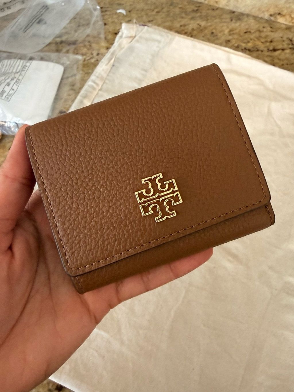 Tory Burch New Tory Burch Britten Leather Bifold Wallet In Moose Color Size ONE SIZE - 1 Thumbnail