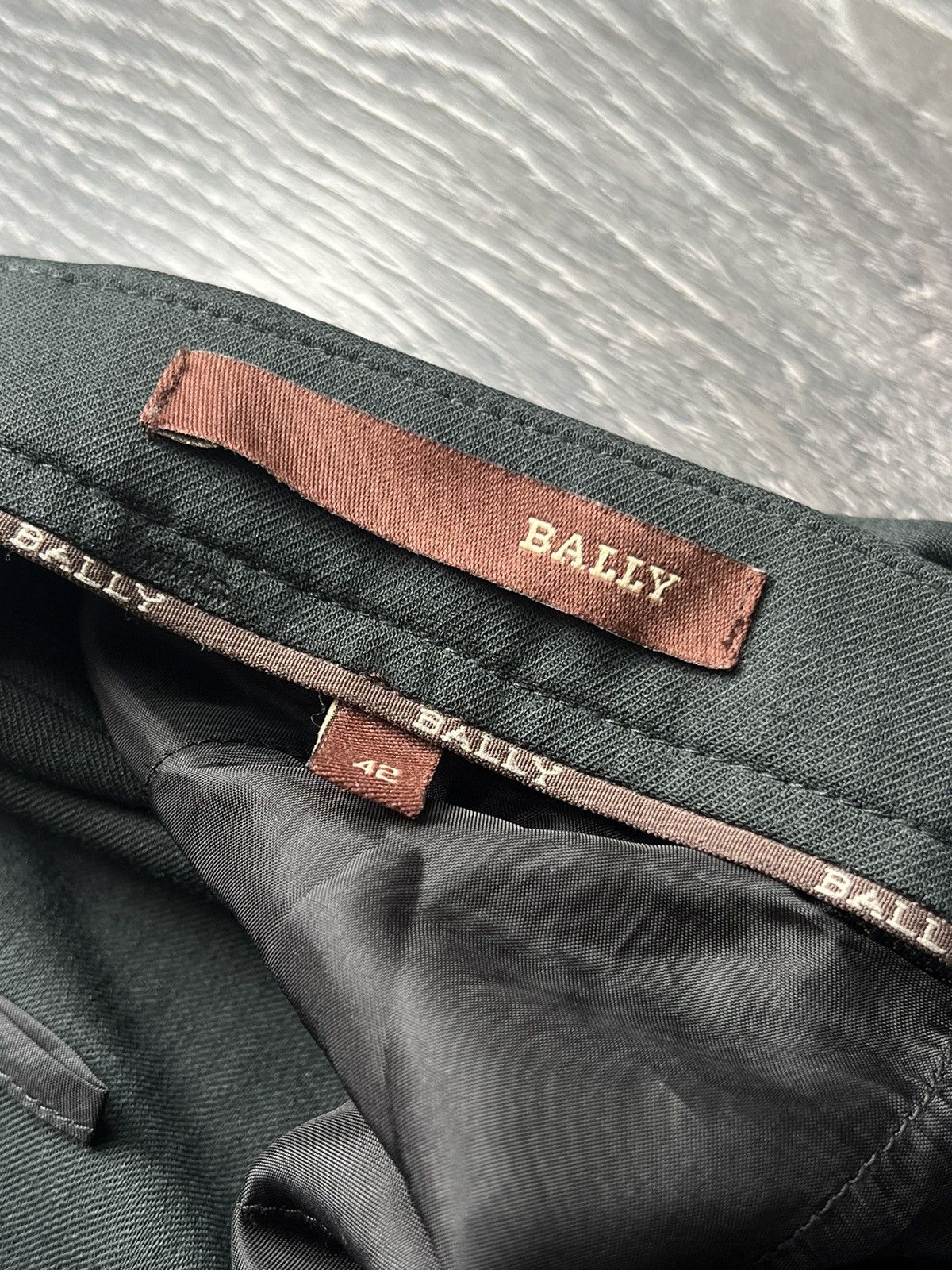 Bally Bally Trousers Luxury vintage Size 28" / US 6 / IT 42 - 5 Thumbnail
