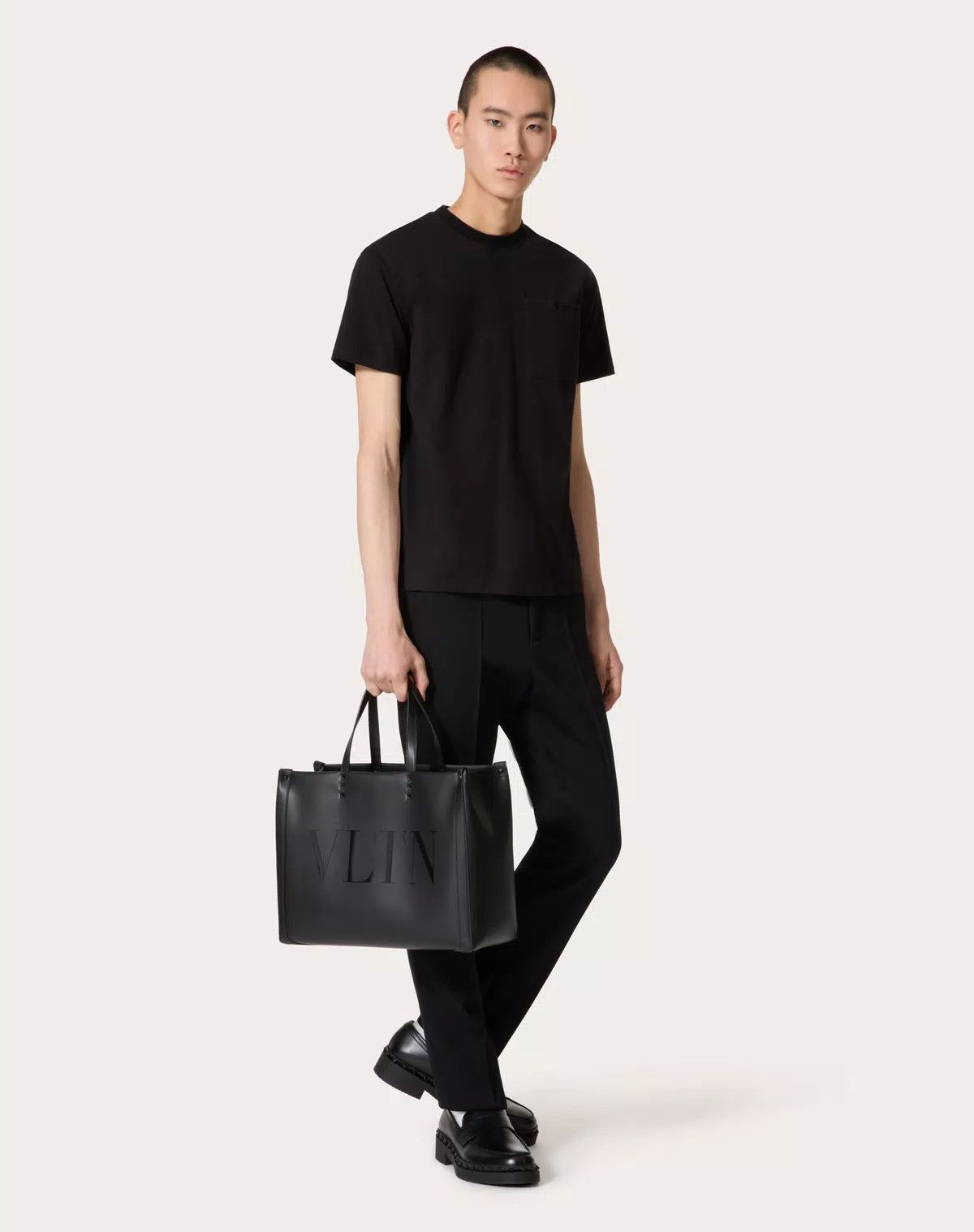 Valentino oc11z0725 Size: OS/ Vltn Leather Shopping Bag in Black Size ONE SIZE - 7 Thumbnail
