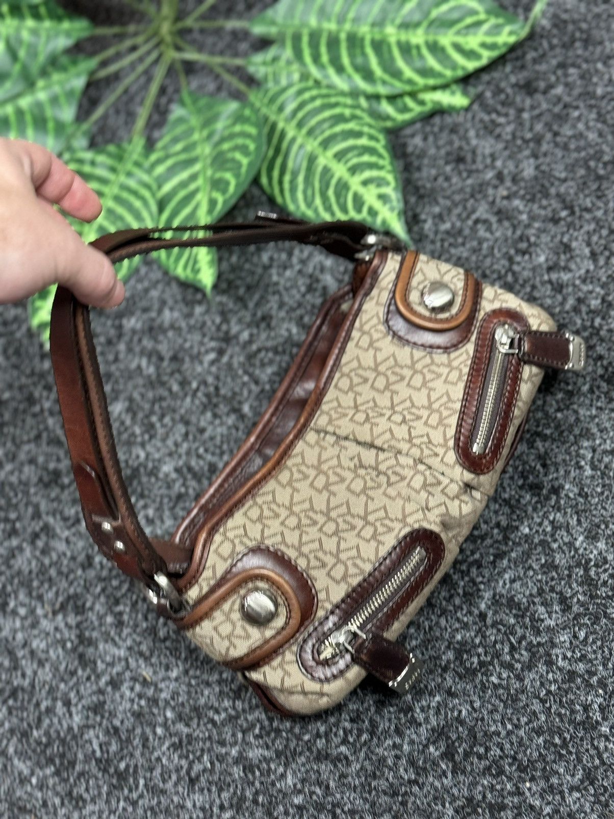 DKNY DKNY WOMEN'S SHOULDER BAG MONOGRAM Y2K JAPANESE STYLE Size ONE SIZE - 1 Thumbnail