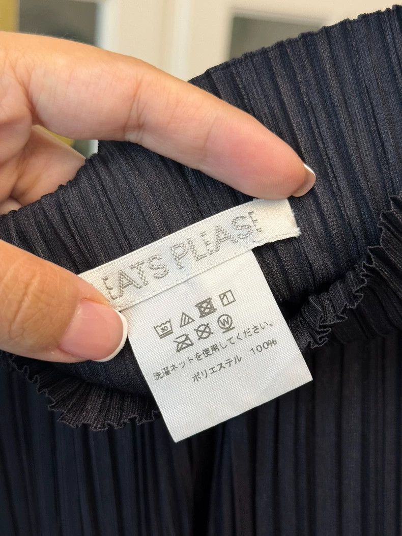 Issey Miyake Issey Miyake size:4 Black pleated straight-leg pants Size 31" - 3 Thumbnail