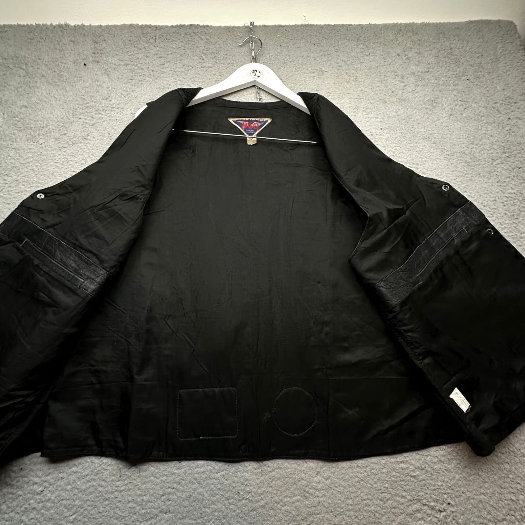 Vintage VINTAGE MOB Genuine Leather Biker Vest Mens 3XL Vietnam Patches Button Black Leather Vest Mens 3XL Vietnam Motorcycle Size US XXL / EU 58 / 5 - 7 Thumbnail