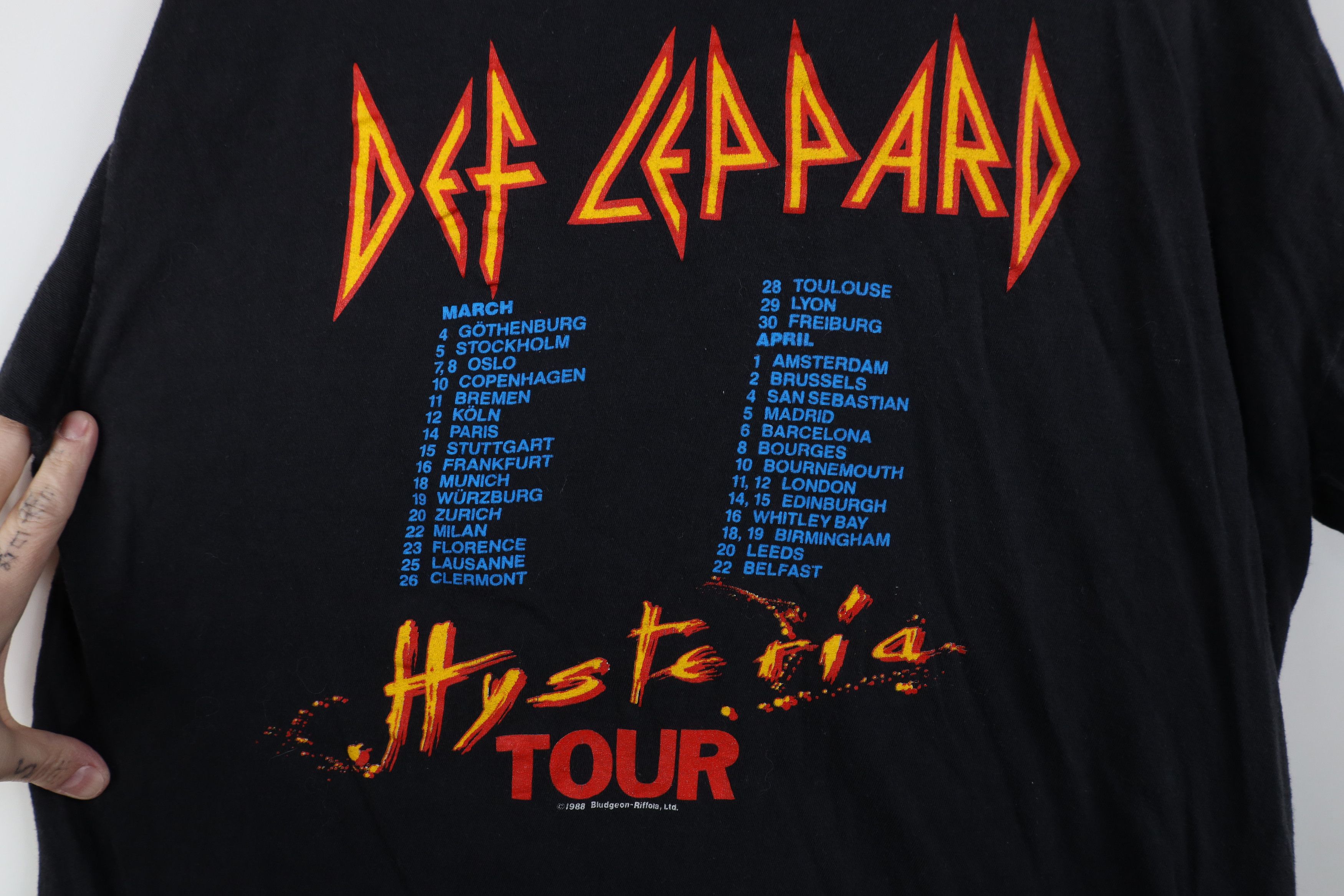Vintage Vintage 80s Tour Def Leppard Band Short Sleeve T-Shirt Size US M / EU 48-50 / 2 - 12 Thumbnail